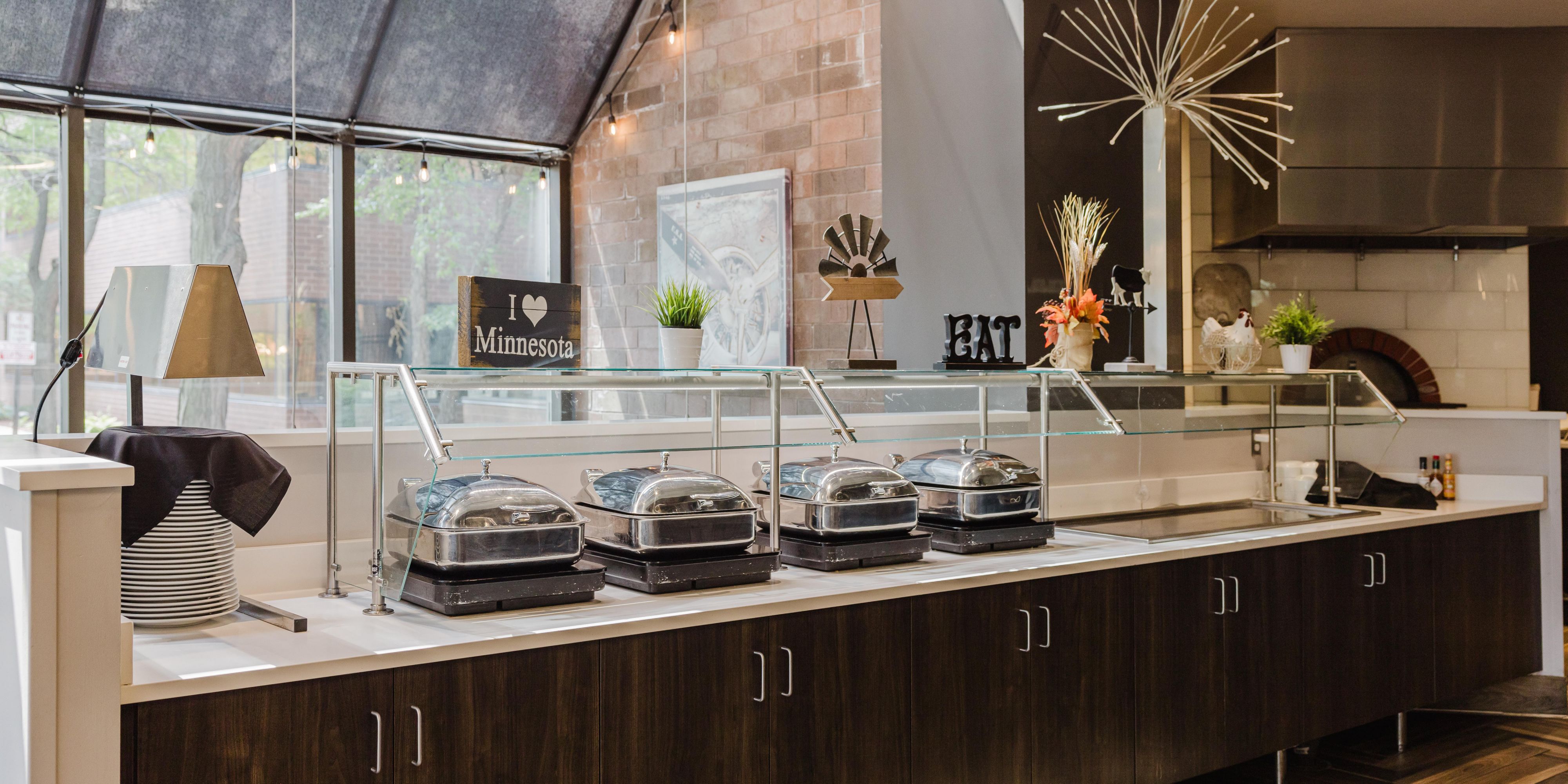 Enjoy a fresh and bright breakfast at AiRECraft Bar & Grill, offering a variety of morning favorites to energize your day. No time to sit? Swing by our local coffee kiosk in the lobby for a quick bite and your caffeine fix to go.