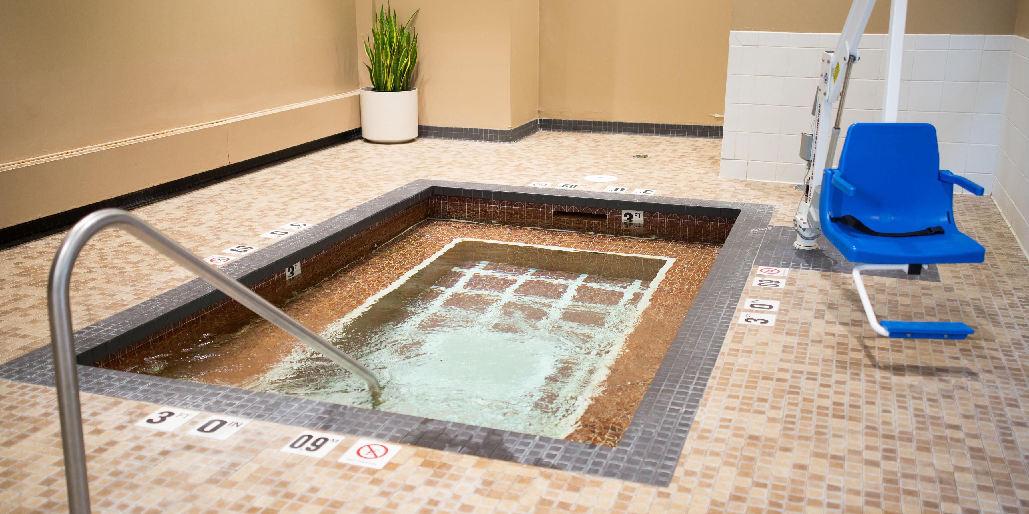 Unwind in our rejuvenating sauna after a day of travel, shopping, or meetings. The soothing heat melts away stress, helping you relax and refresh. It’s a tranquil way to elevate your stay this spring at Crowne Plaza Mall of America.