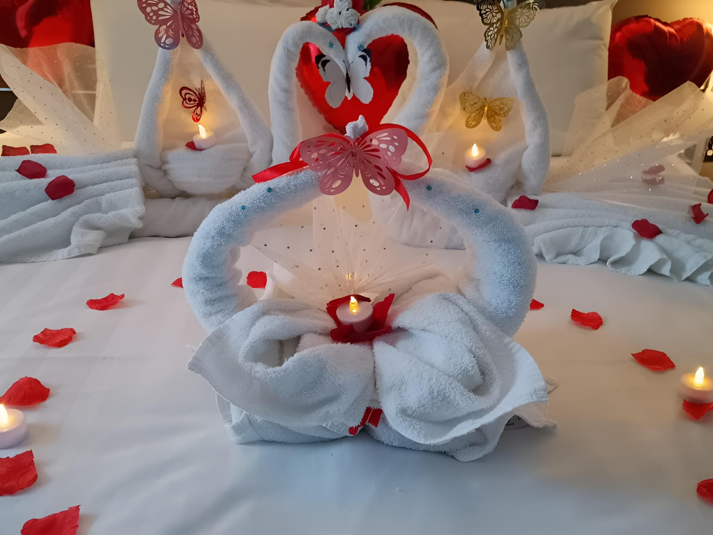 Celebrate Valentine’s Day with a truly romantic stay. Arrive to a beautifully decorated room setting the mood for love, and enjoy a chilled bottle of prosecco to toast your time together. Whether you’re planning a quiet escape or a memorable surprise, this special touch creates the perfect atmosphere for romance and relaxation.