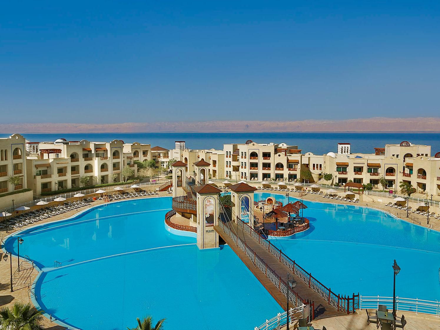 Spend your day in style with our exclusive Day Pass! Take a refreshing dip in the stunning El Grito pool or have fun in the Dive Inn and kids’ pools. Relax on the white-sand beach by the Dead Sea and enjoy a delicious lunch, available from 9:00 AM until sunset.