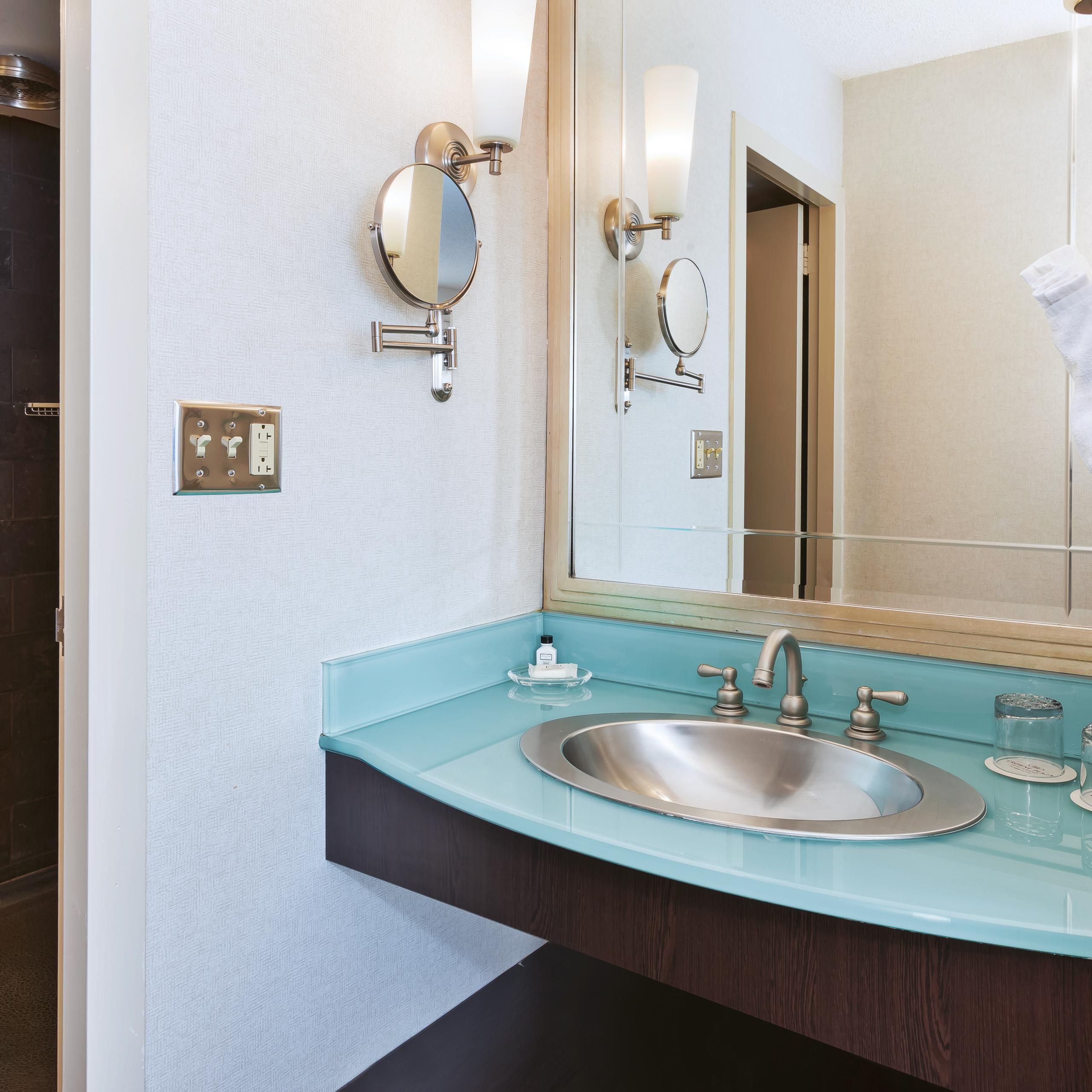 PetFriendly Hotels in New York near Syracuse Airport Crowne Plaza