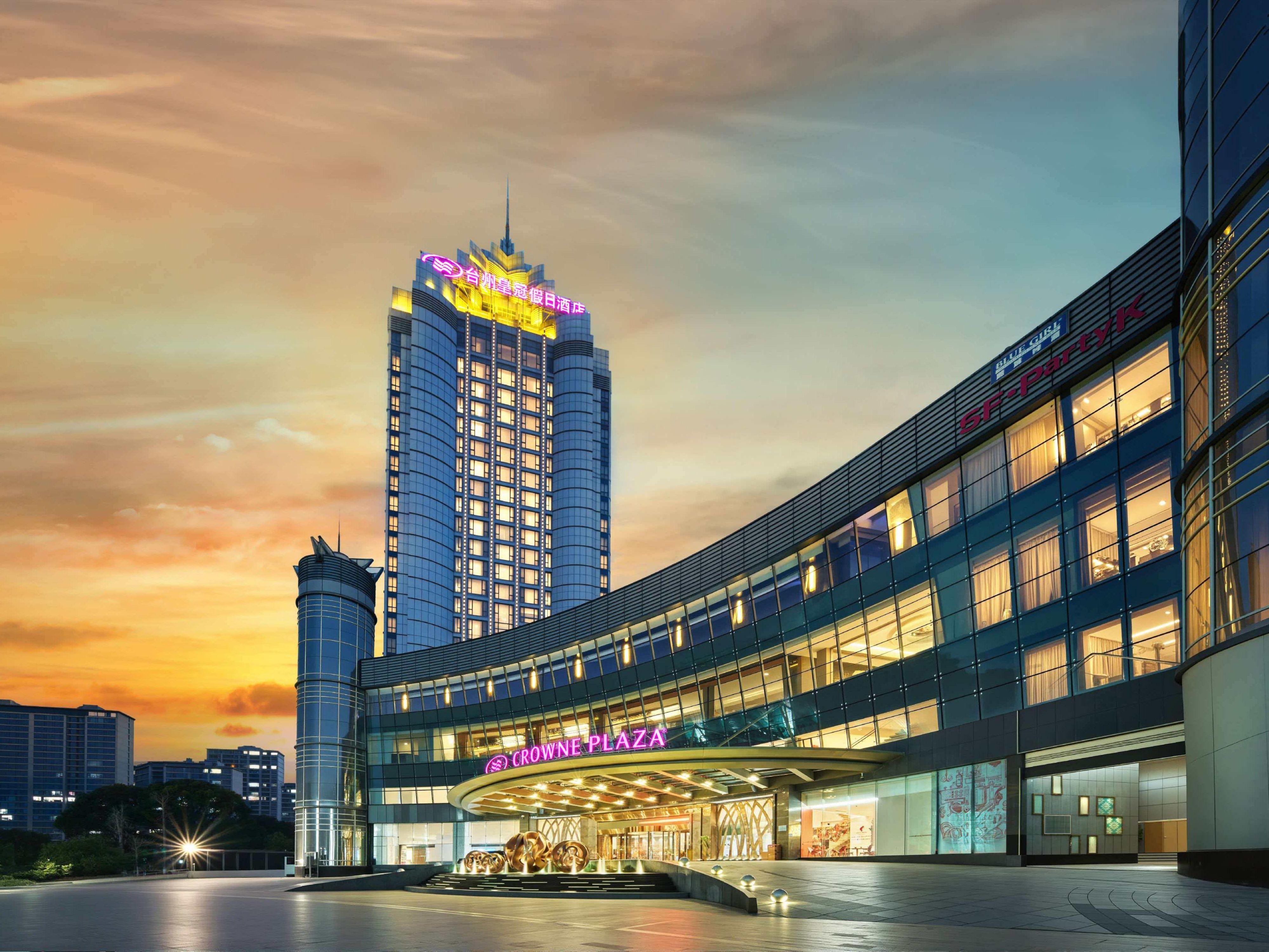 ภายนอกโรงแรม