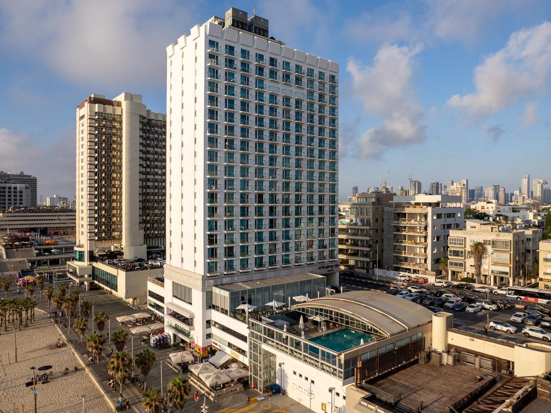 Hotel de luxo a beira-mar : Crowne Plaza Tel Aviv Beach