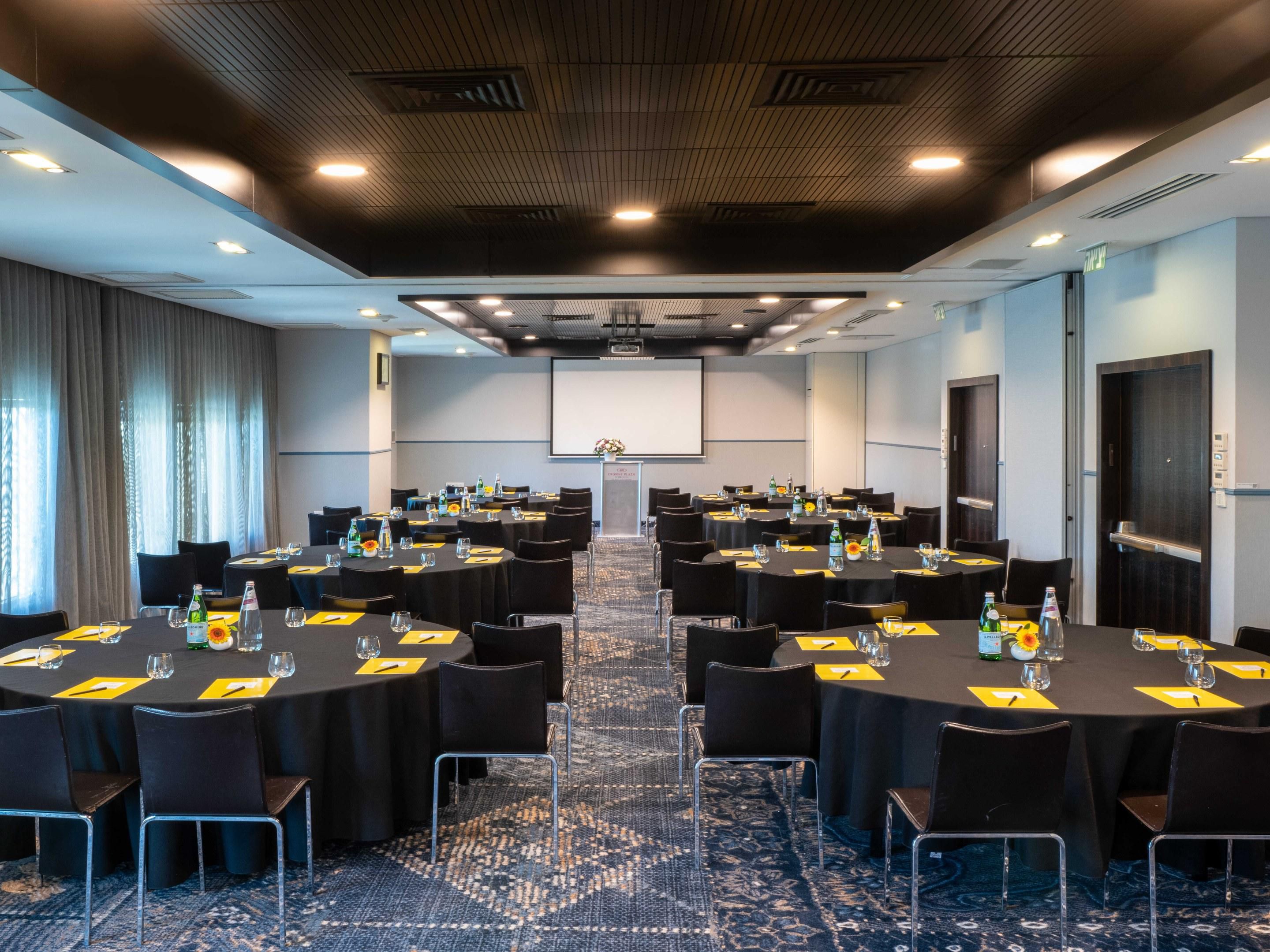 Hotel offers a wide variety of options for your Business Meetings or Private Gatherings - from a 12 to 120 participants. All halls offer W-iFi and are equipped with state-of-the-art screens, projectors, microphones and amplifying system. 50% discount at the Azrieli Parking lot.