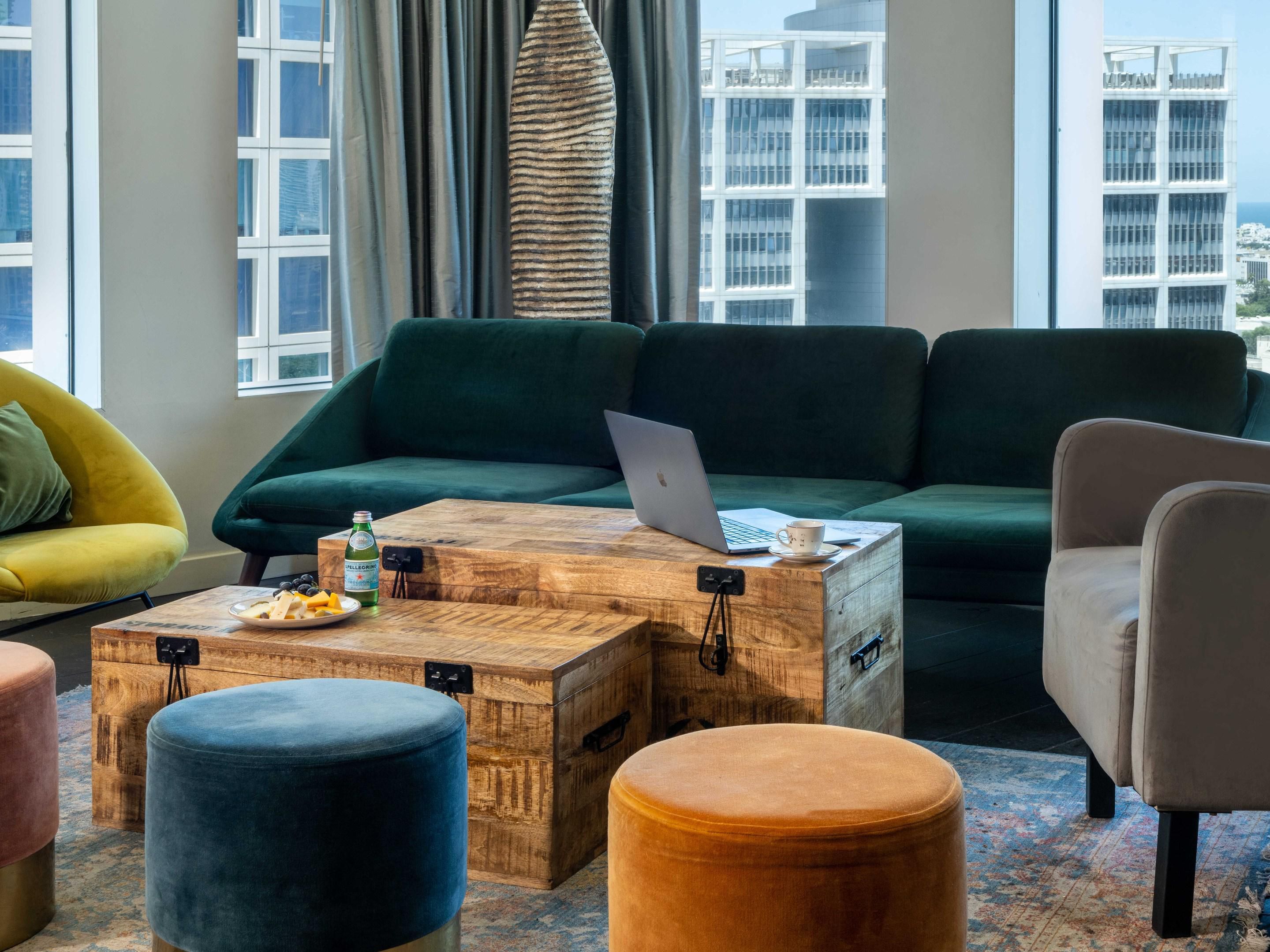 A prestigious cozy Business Lounge with astonishing view of Tel Aviv city. For rooms with paid access and outside paying visitors. Smartly designed to meet your business needs with elegant working areas, computer station and Wi-Fi. Offers fine coffee and dairy refreshments. Private Board Room for up to 12 participants can be booked in advance. 