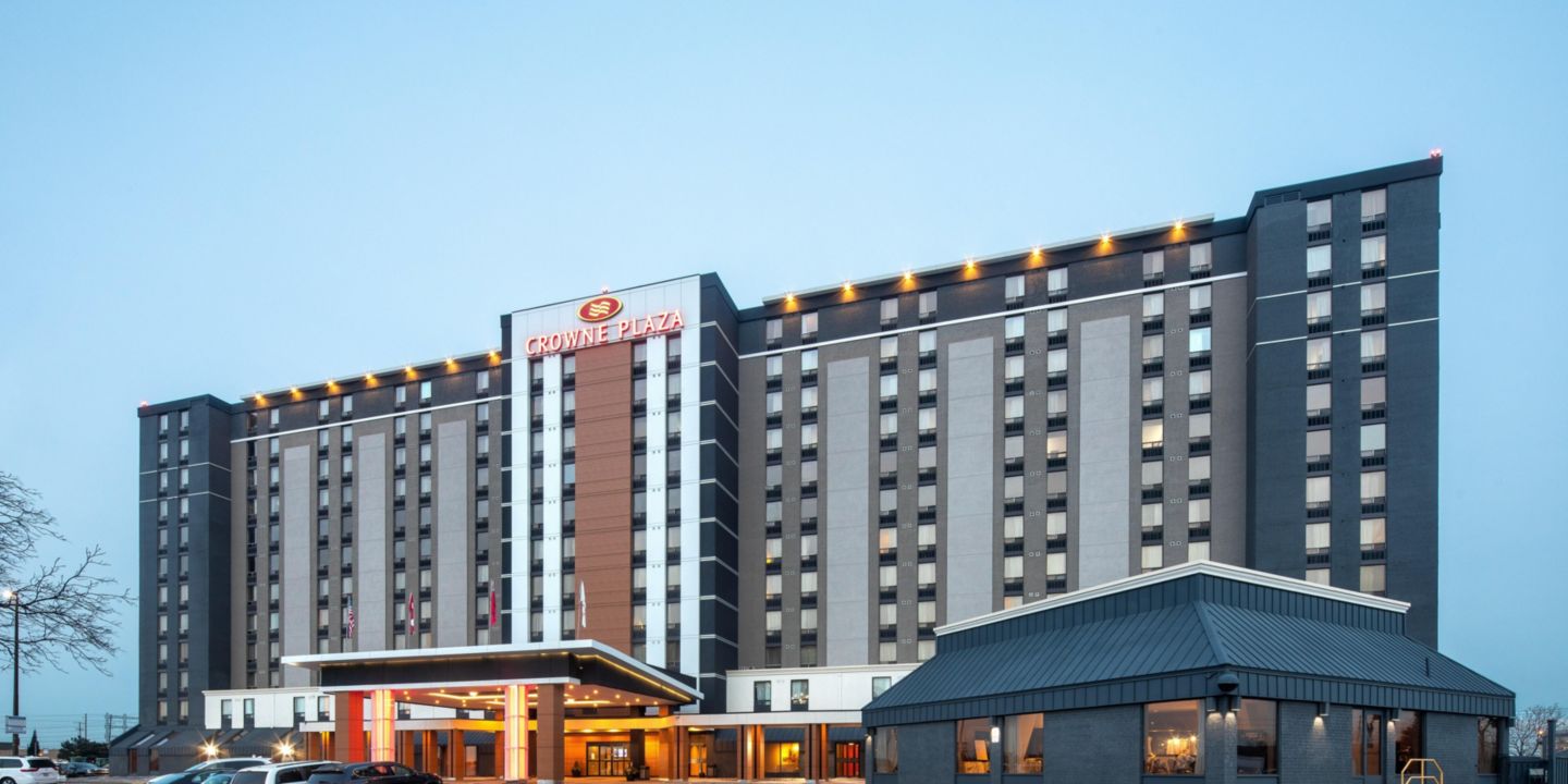 Hotel at Toronto Pearson International Airport Crowne Plaza Toronto