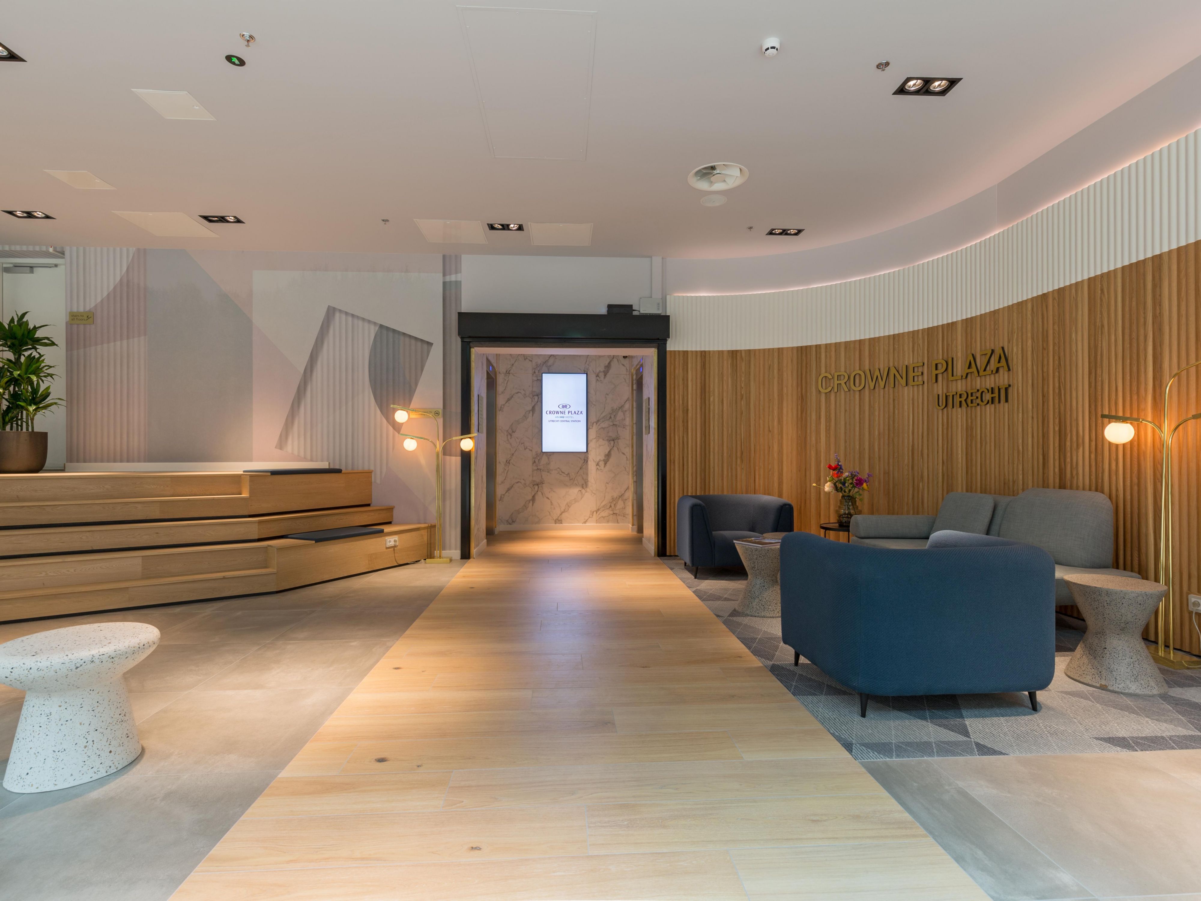 With our brand-new virtual tour you can easily walk through our hotel and all meeting spaces from the comfort of your home office.