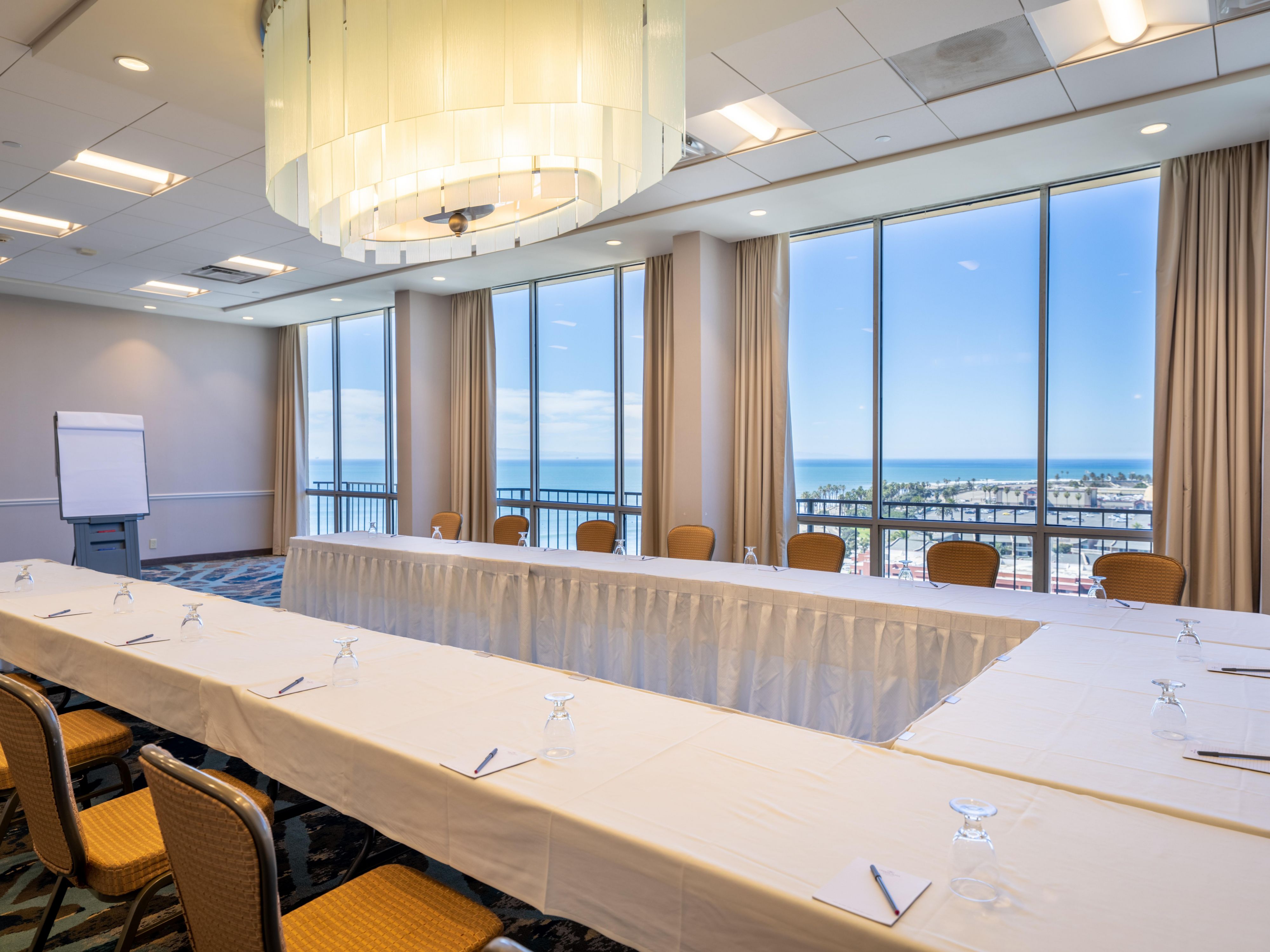 From corporate meetings to social events, our flexible venues are ideal for any size group. Totaling 18,000 sq. ft., our rooms including a new bridal lounge, feature spaces for intimate gatherings, grand galas, Quinceanera, and weddings for up to 700 guests. With planning and catering services, we turn ordinary moments into extraordinary memories. 