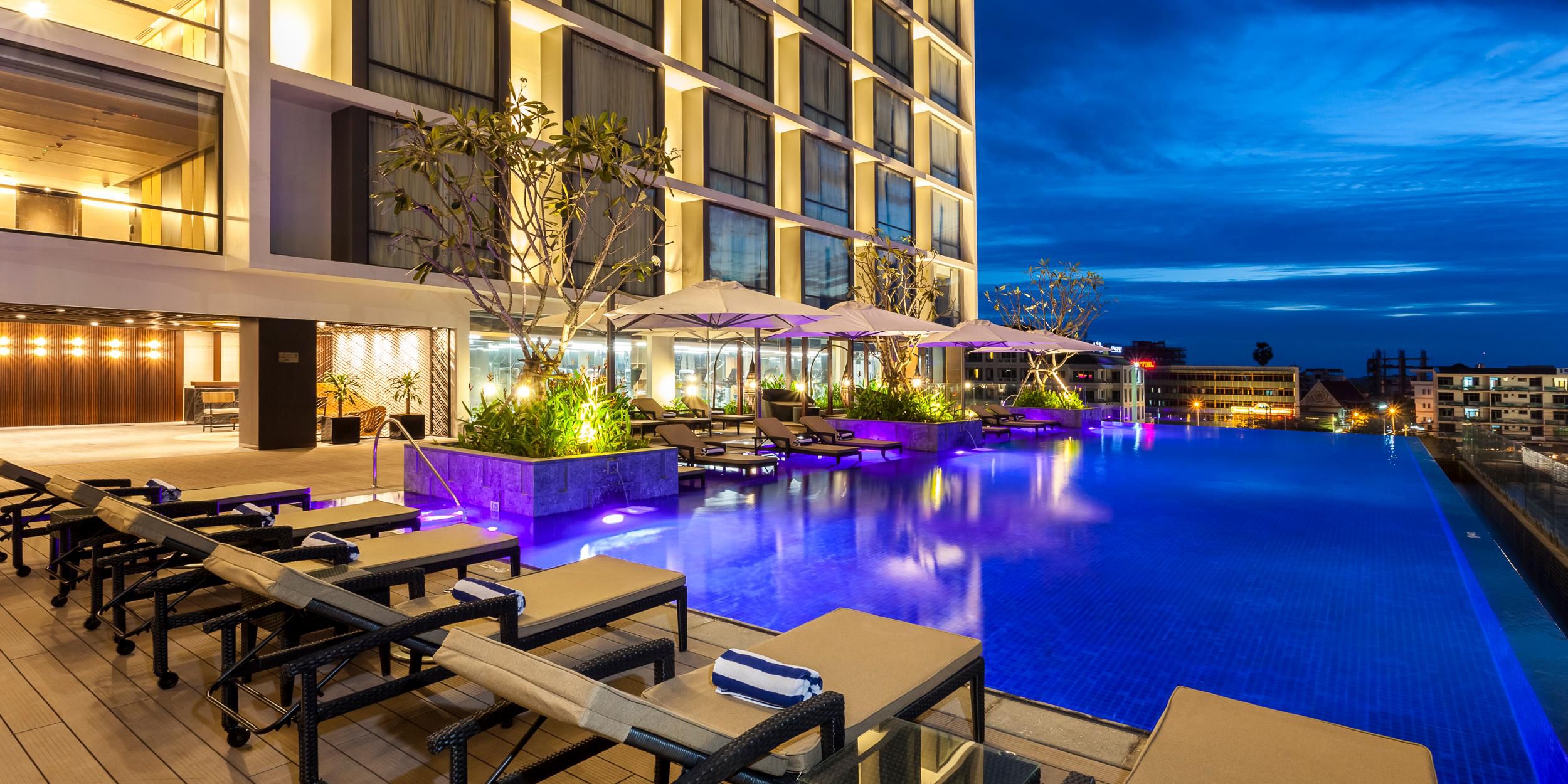 $hotelInfo.mediaDetails.welcomePhotos.primaryPhoto.caption}