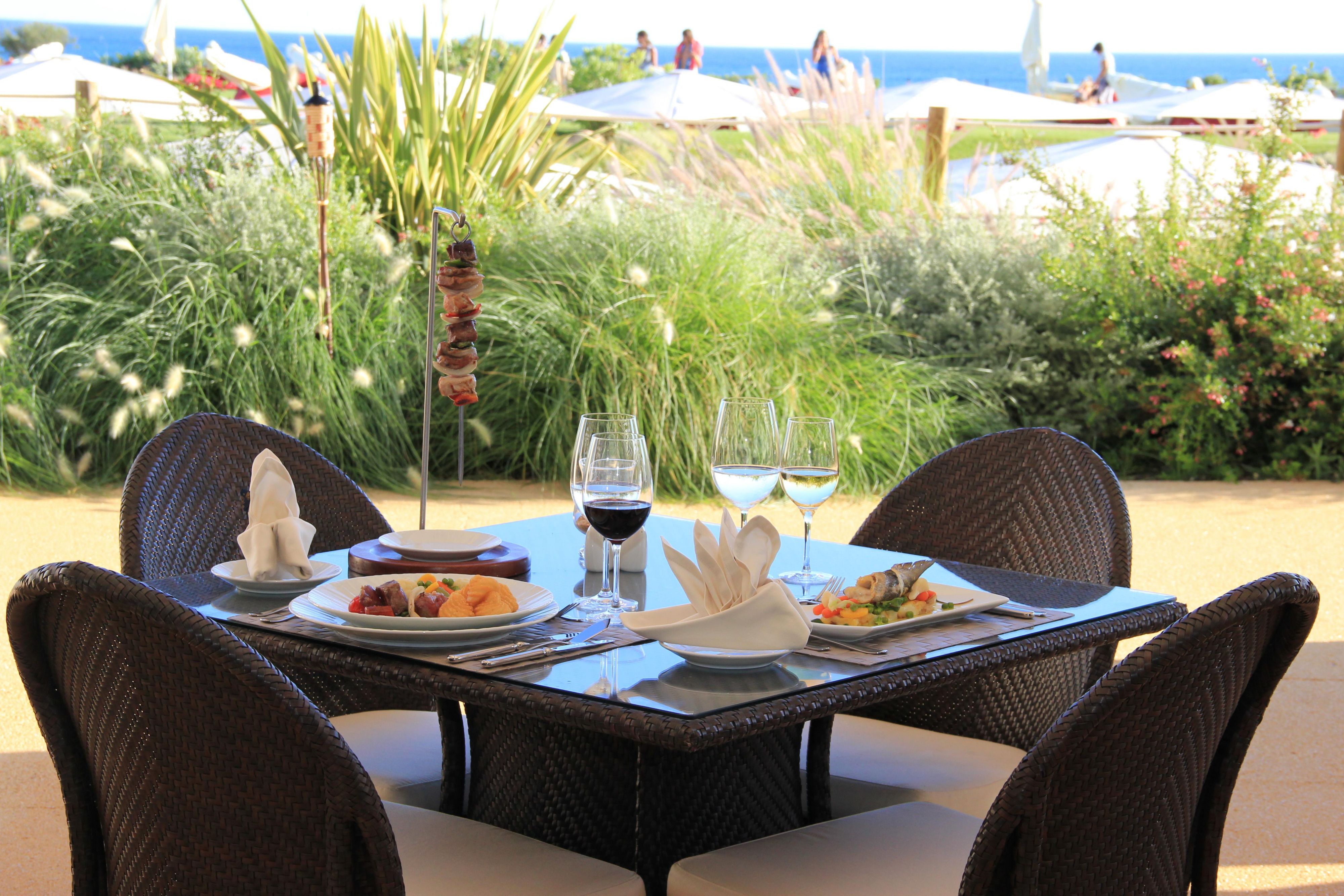 Caravela Seafront Restaurant and Grill
