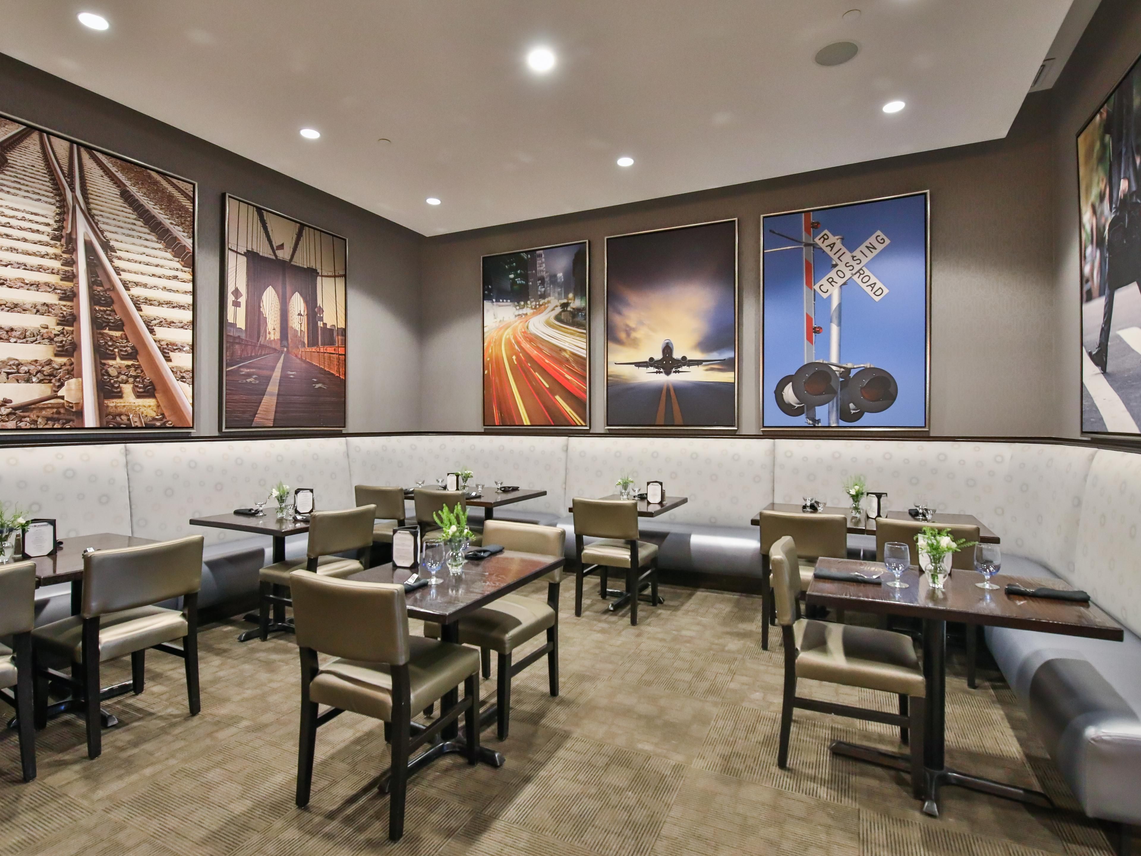 Indulge in delicious, locally sourced cuisine at The Crossings Restaurant, located right here at Crowne Plaza® Providence-Warwick (Airport). Our menu features fresh seafood, juicy steaks, and a variety of other tempting dishes that are sure to satisfy any palate.