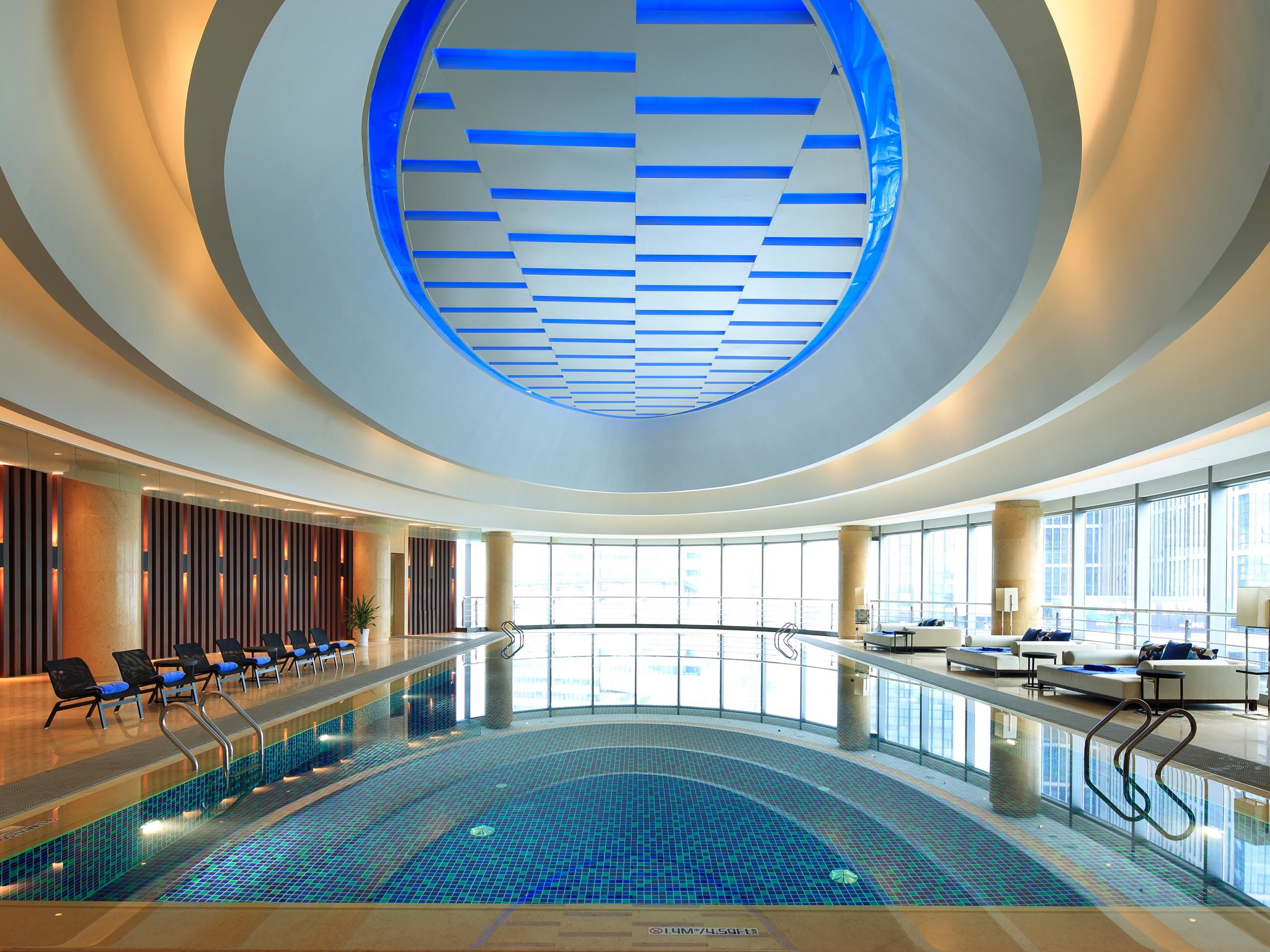 Fitness Center features advanced workout equipment including the latest cardio, strength and weight machines. What’s more, the center offers an abundance of natural light to make relax.