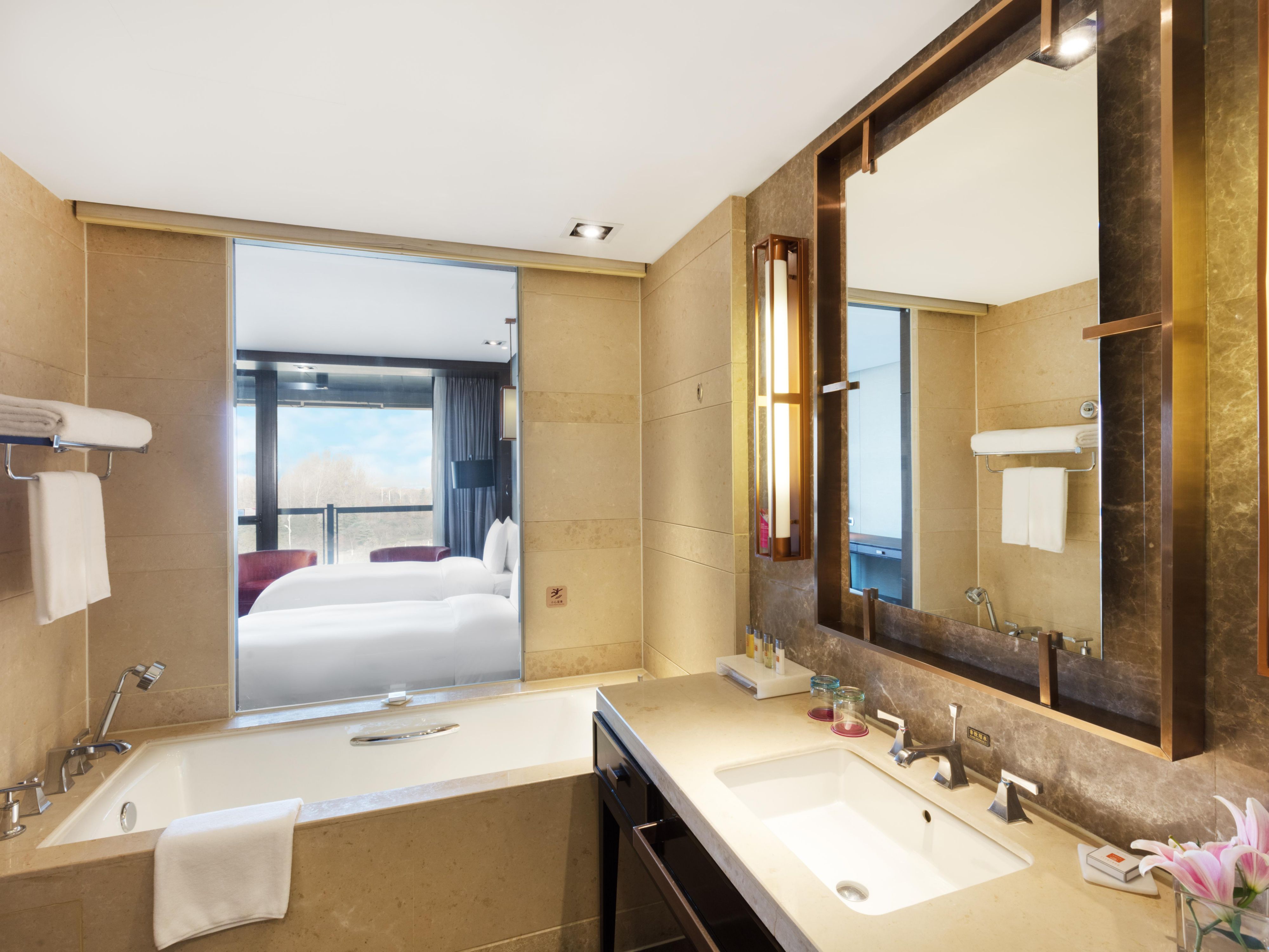 Crowne Plaza Xuzhou Dalong Lake - Image4