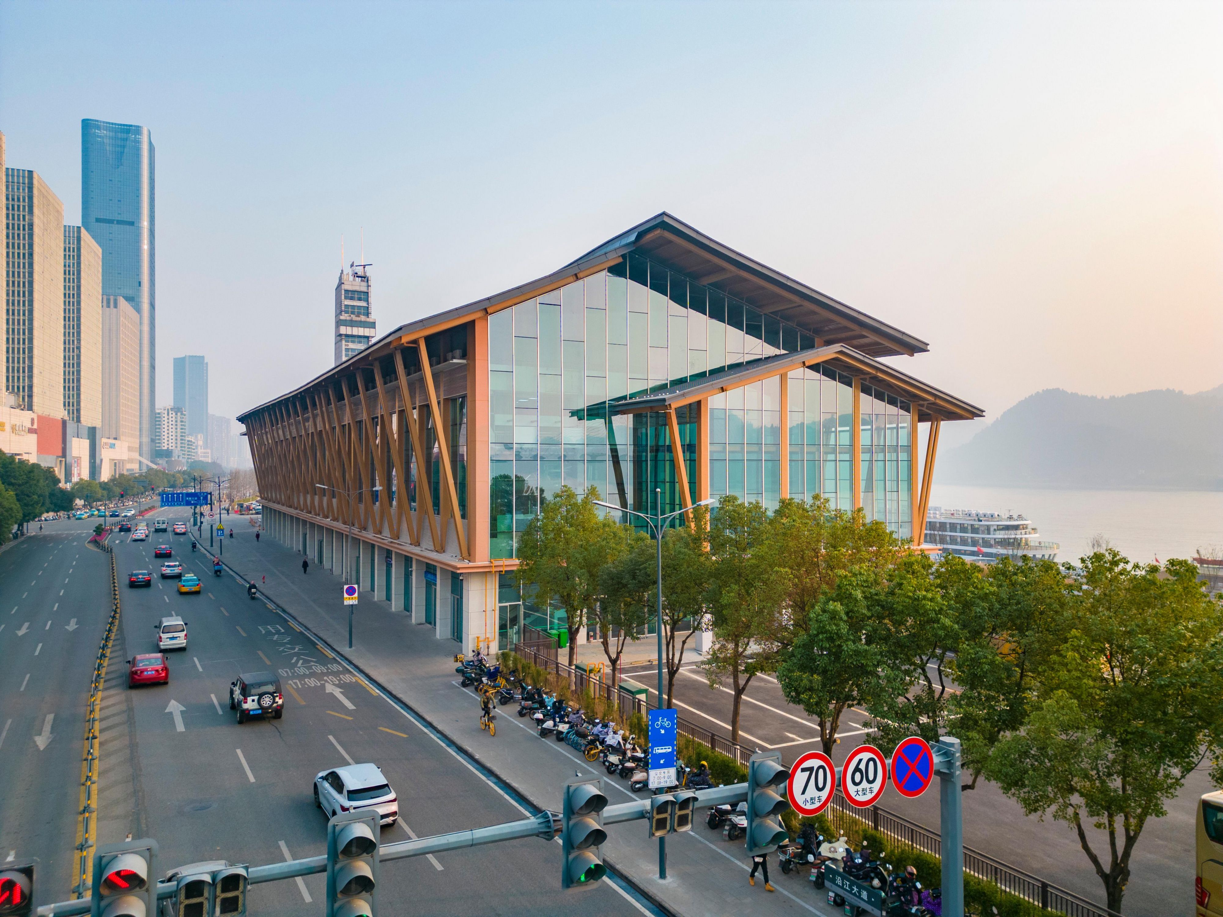 It’s just a 3-minute walk from the hotel to the Three Gorges Tourist Center, offering convenient access to a variety of local attractions.