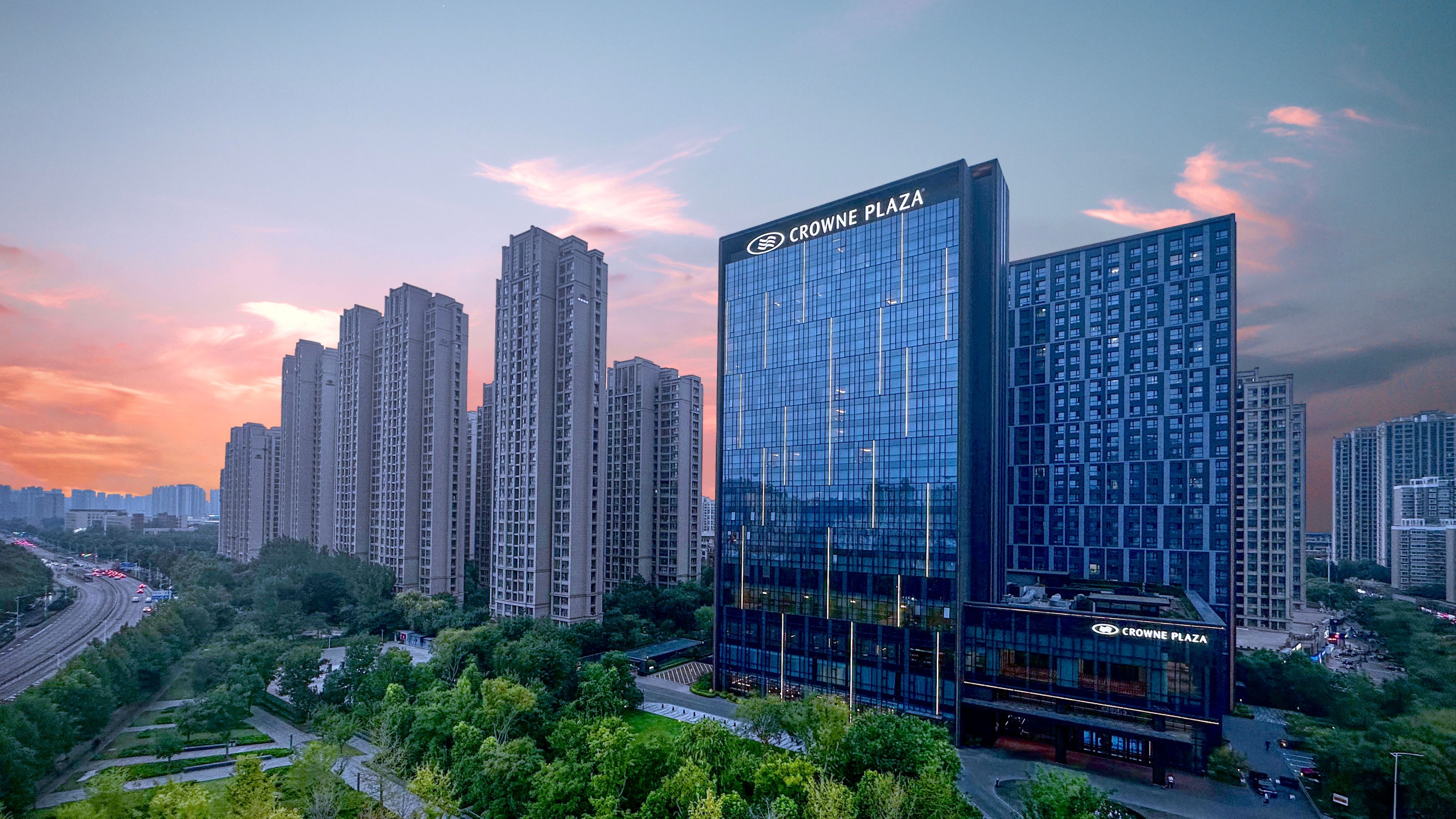 郑州高新皇冠假日酒店