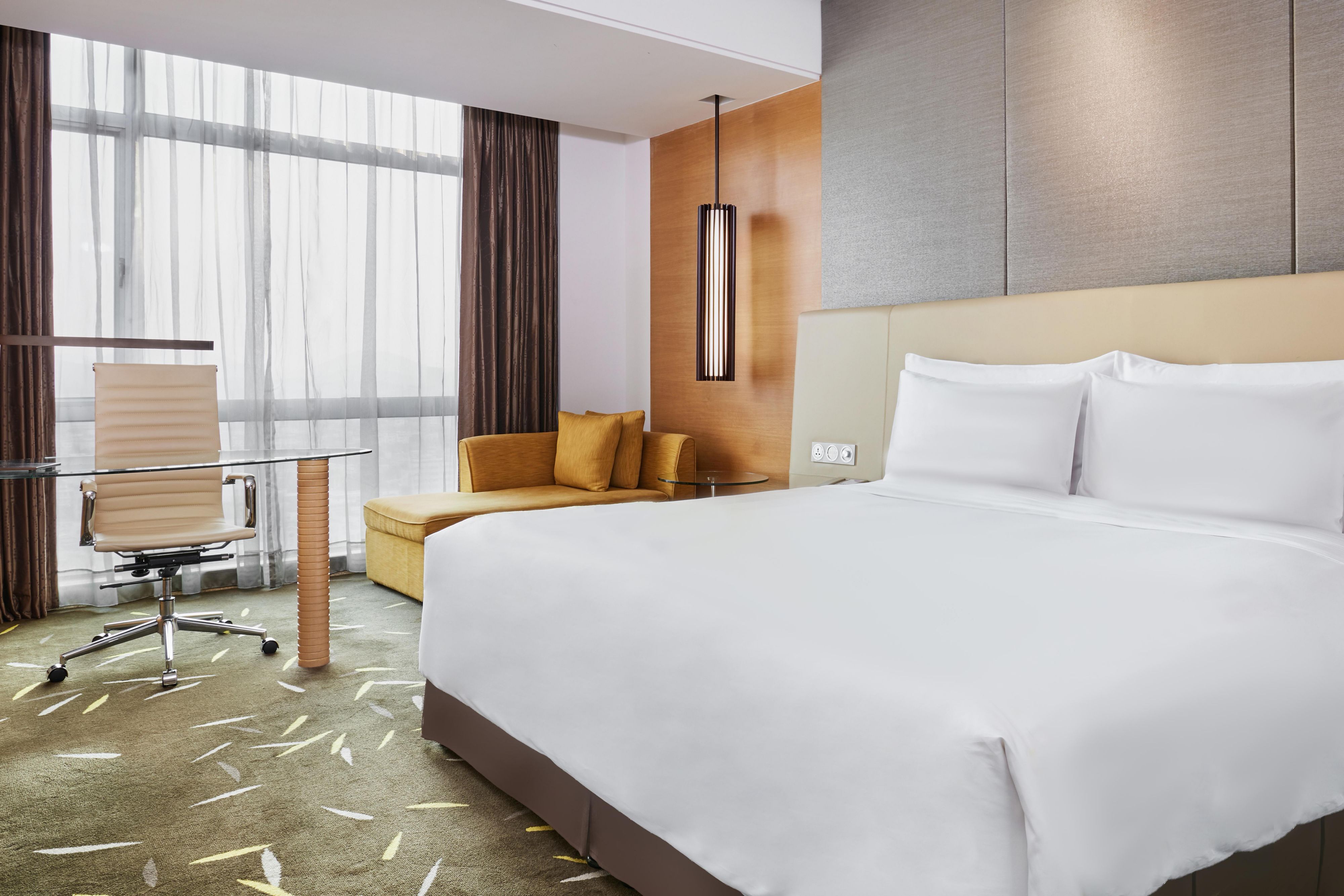 Crowne Plaza Nashville Airport Hotel | Close to BNA & Grand