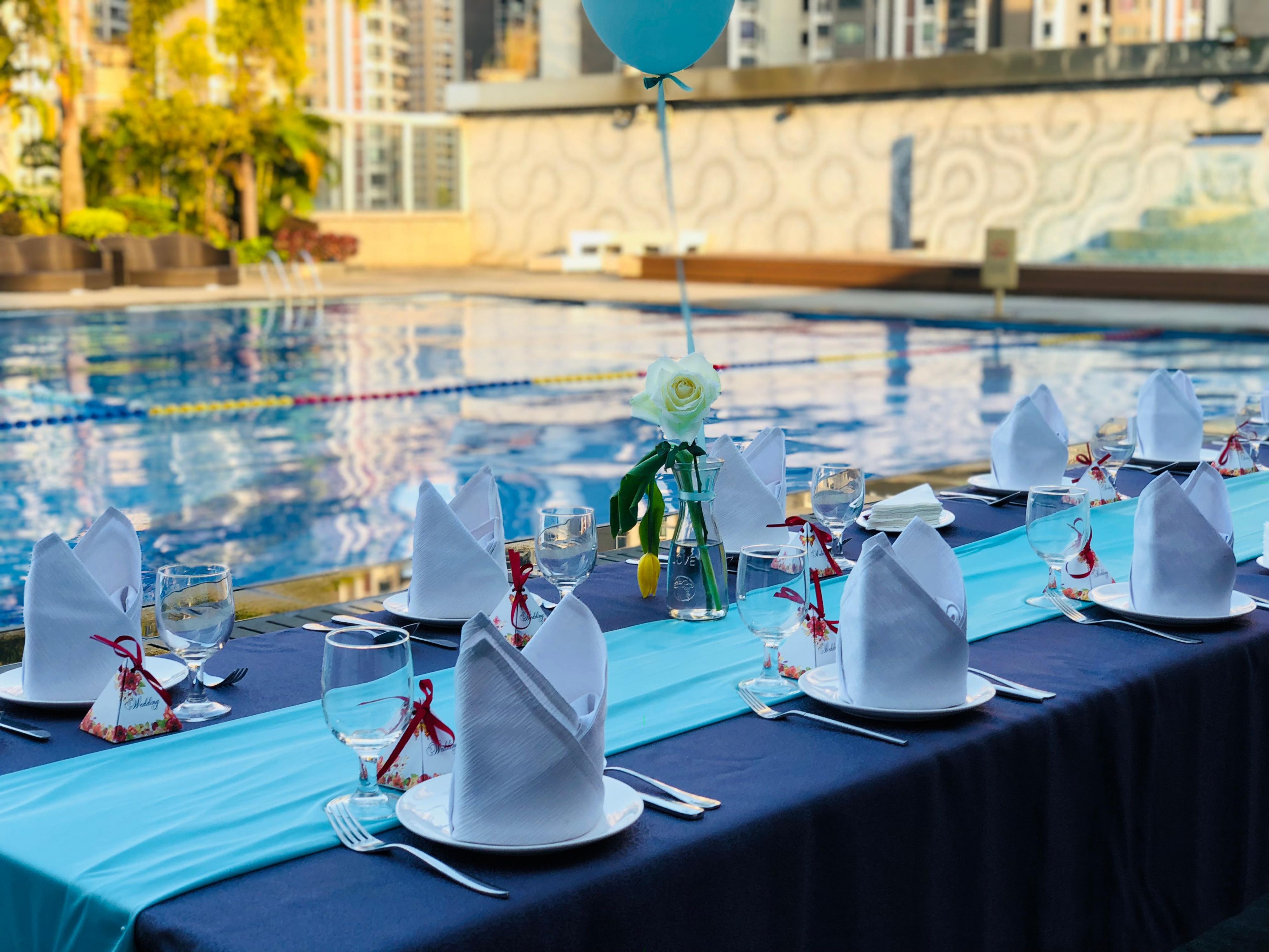 A poolside banquet is the way to flaunt your character. Adorned by style and charisma, our poolside bar on the podium garden makes the best aisle for any ceremony and the hottest spot for pre-function cocktail party. It does not take lavishness to ignite the spark that illuminates every corner and flood every guest with bliss.