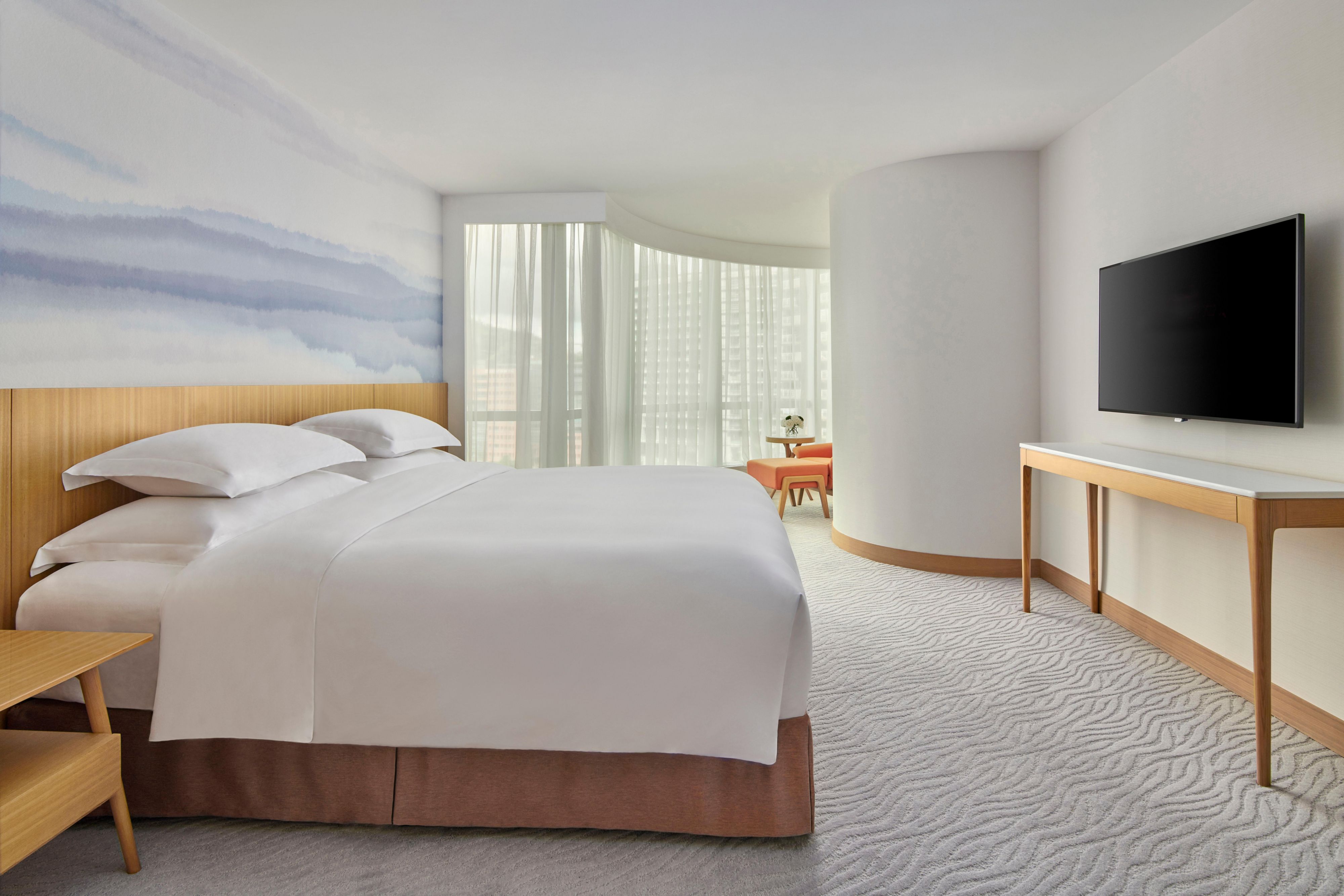 Crowne Plaza Superior Suite-Bedroom