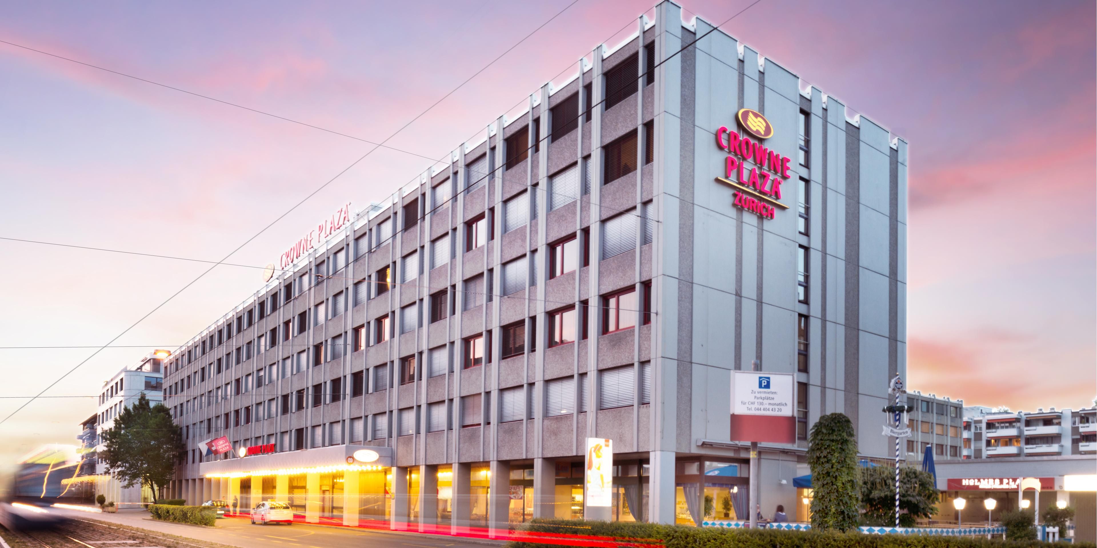 Business Hotel In Zurich With Pool Crowne Plaza Zurich