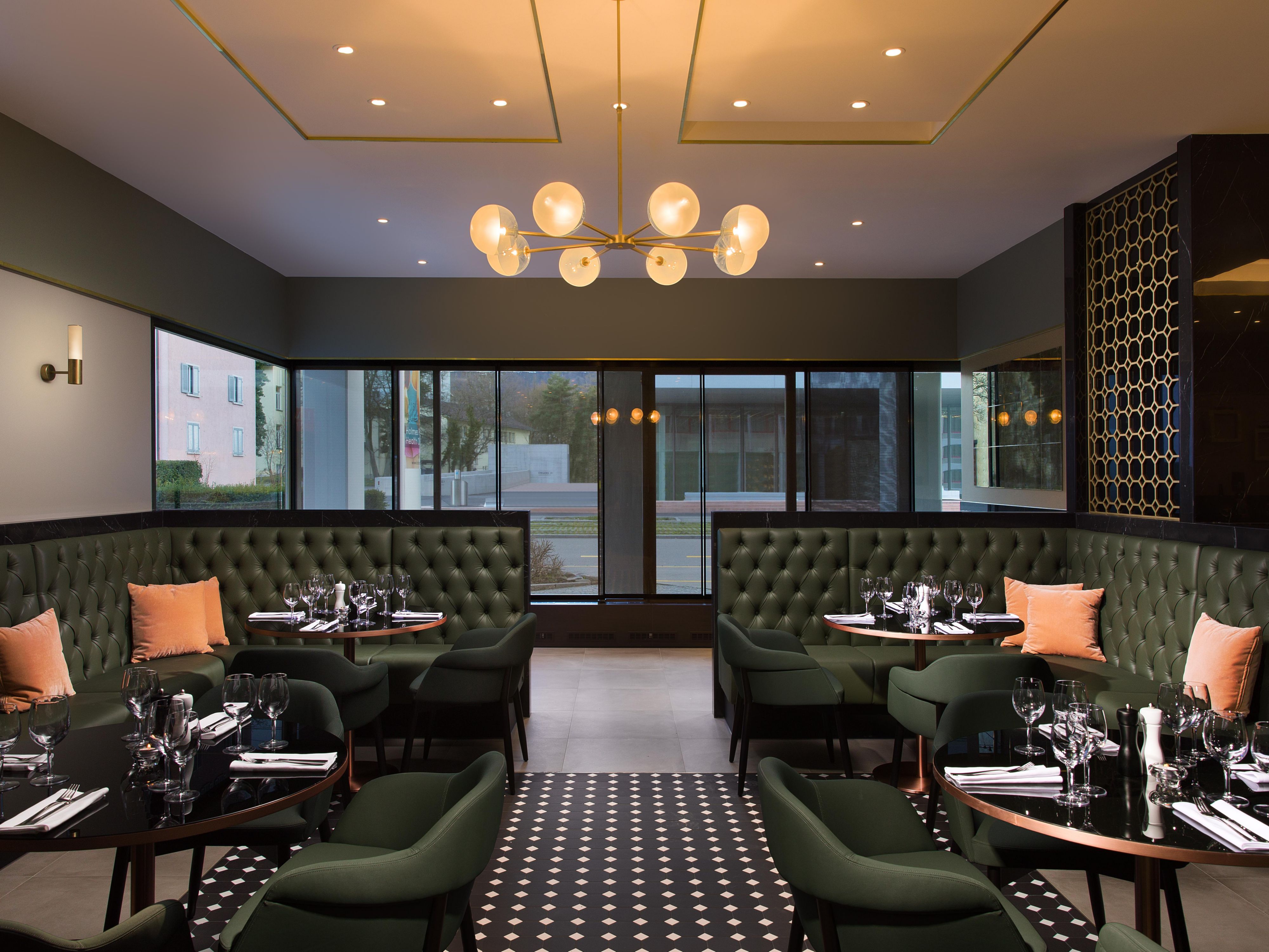 With our new restaurant concept "our culinary journey" we want to take you on an unexpected journey across our beautiful continents without you having to travel far. Our cuisine expresses the combined harmony between spices and unique plants. We respect and appreciate nature and bring a piece of it into the menu. 