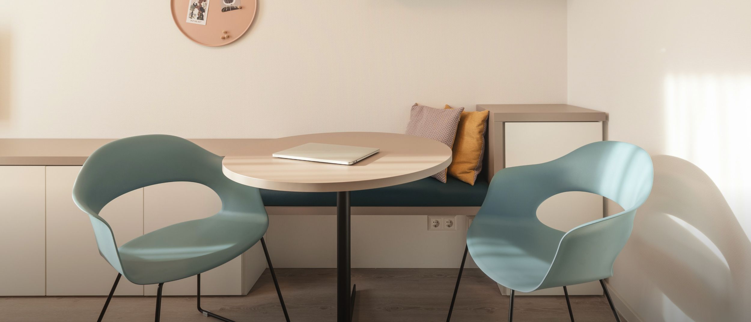 Gäste-Suite mit Wohnzimmer und Küche