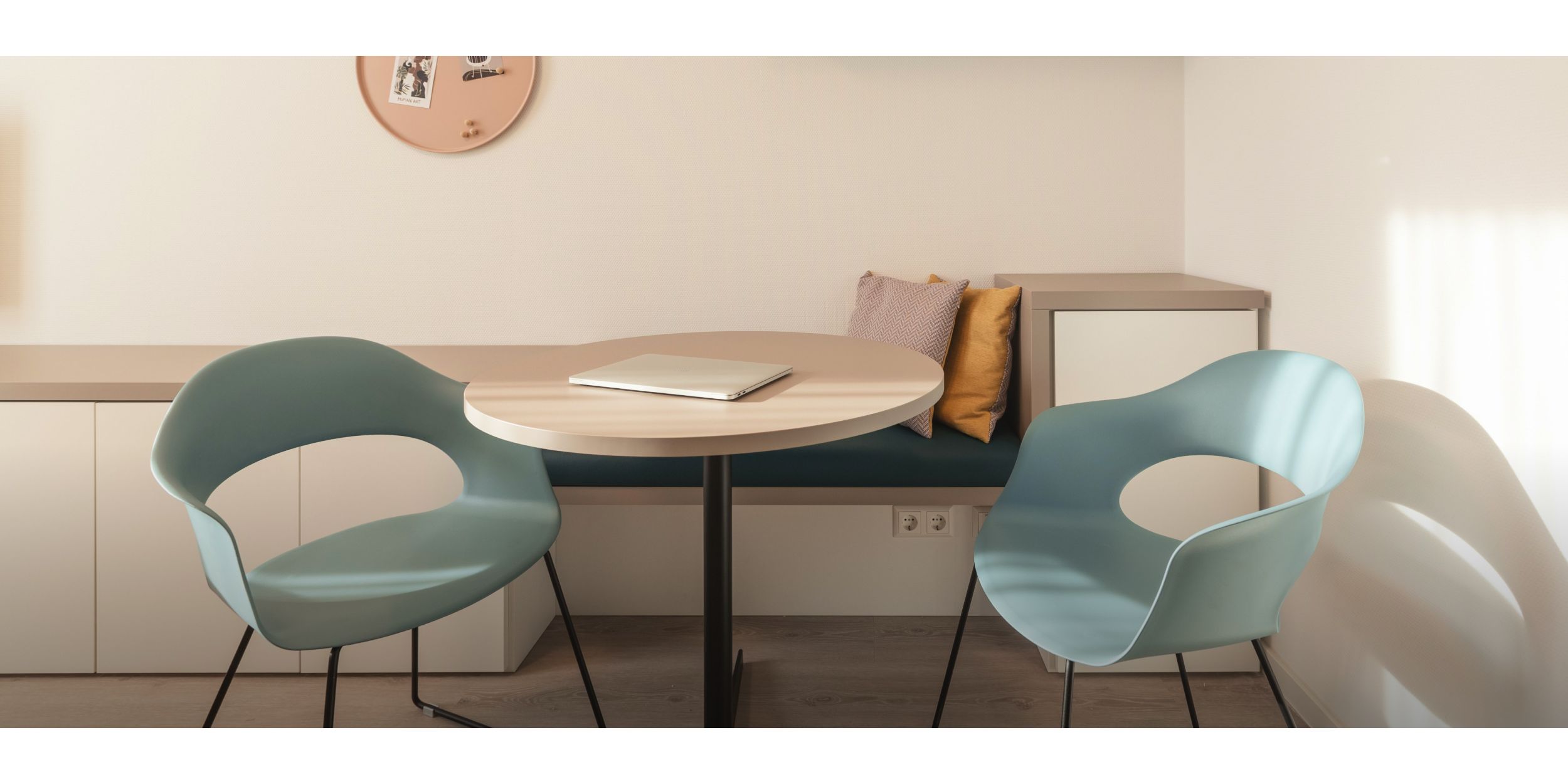 Gäste-Suite mit Wohnzimmer und Küche