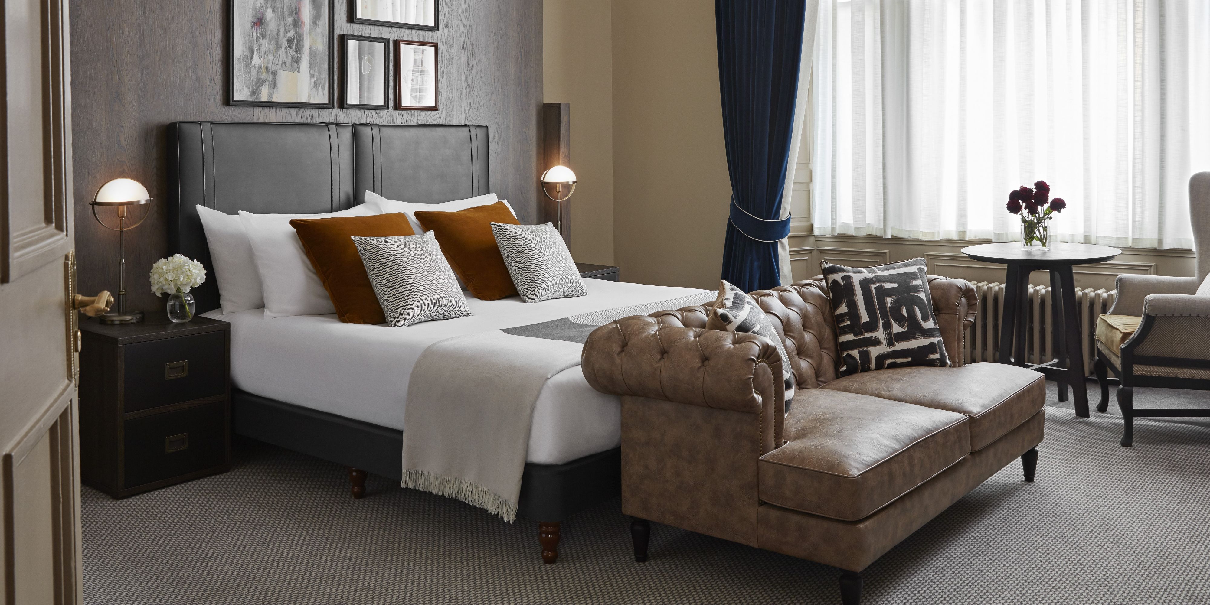 Lavish room in Suite 33
