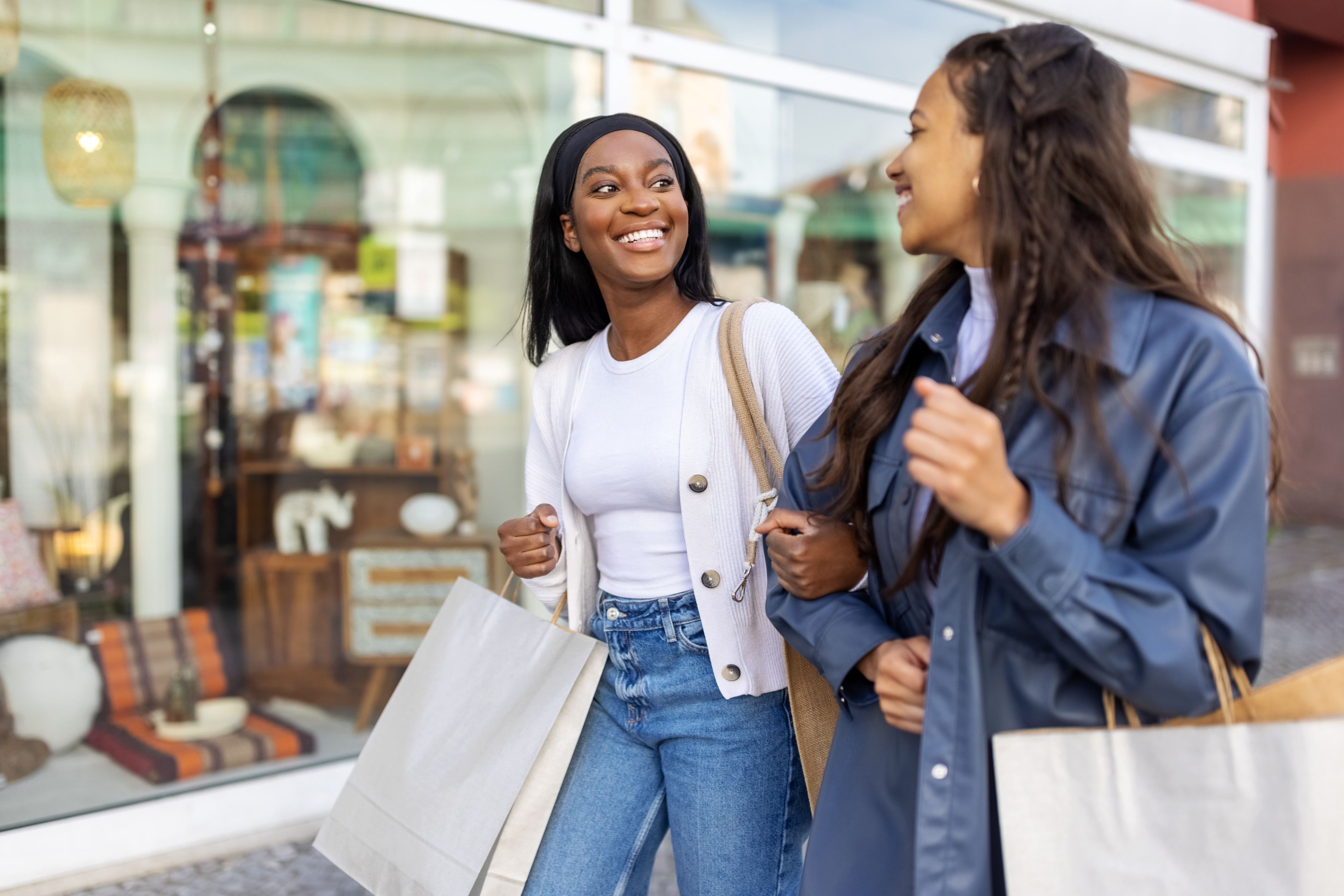 friends shopping