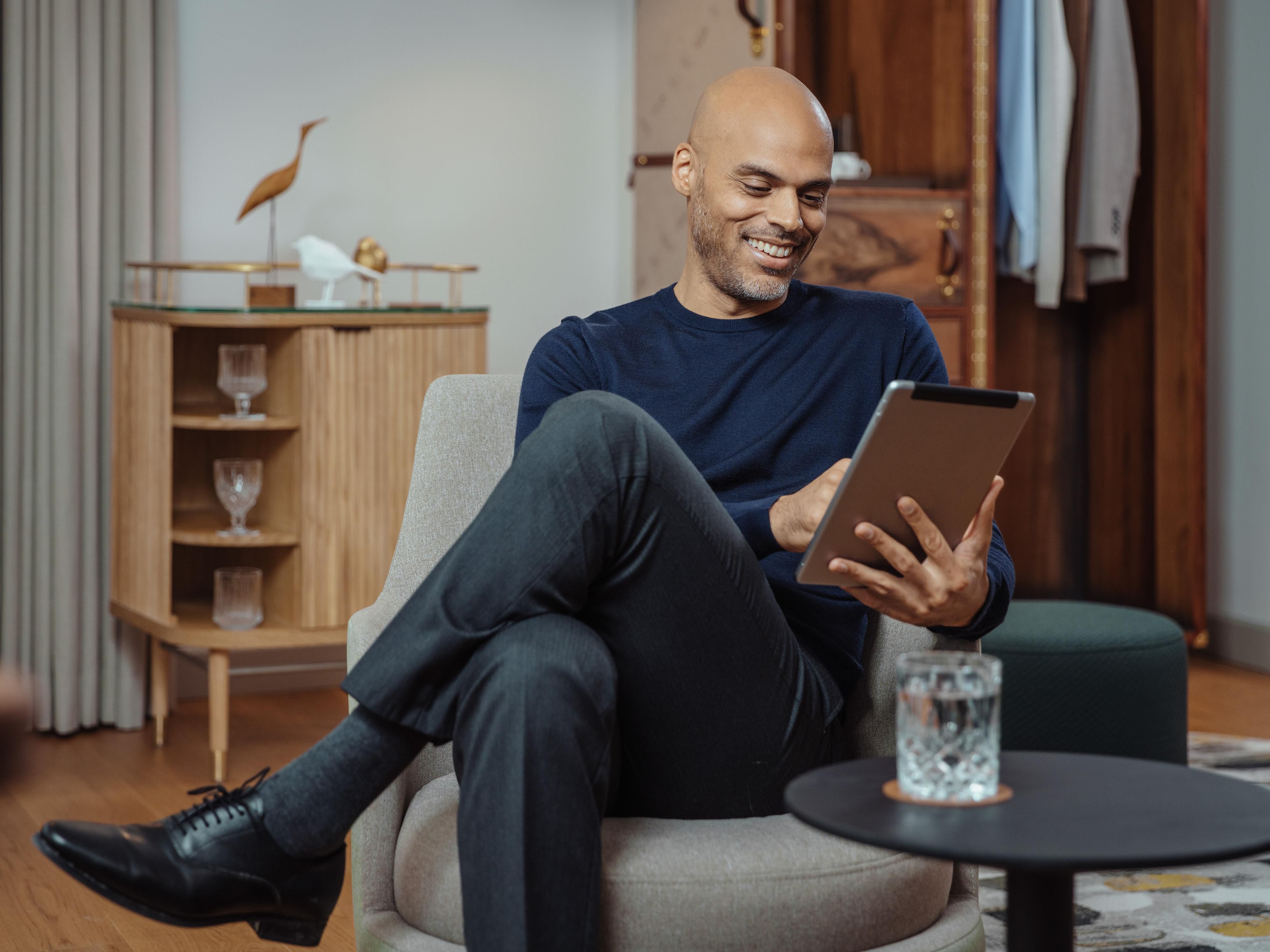 Maximize your business travel with our 2x Business Points Offer at EVEN Hotel Alpharetta! Conveniently located near key corporate hubs and offering versatile event spaces, our hotel is the ideal destination for productive work trips. Make the most of your stay with our comfortable rooms and modern amenities.