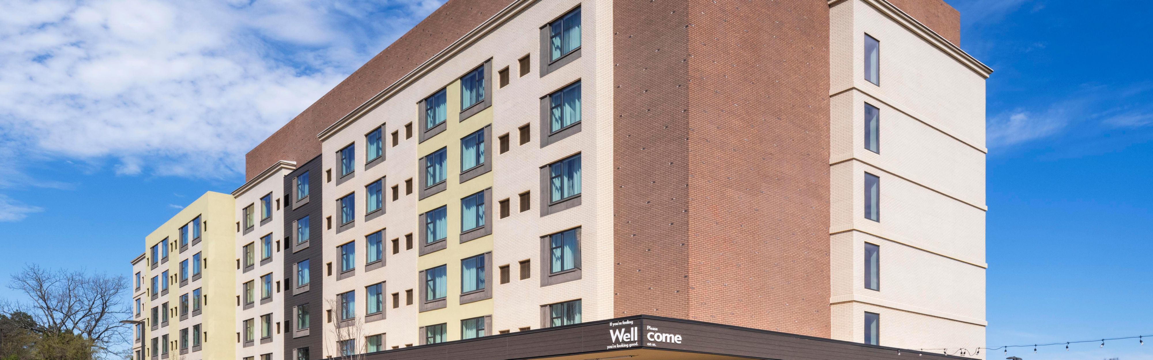 $hotelInfo.mediaDetails.welcomePhotos.primaryPhoto.caption}
