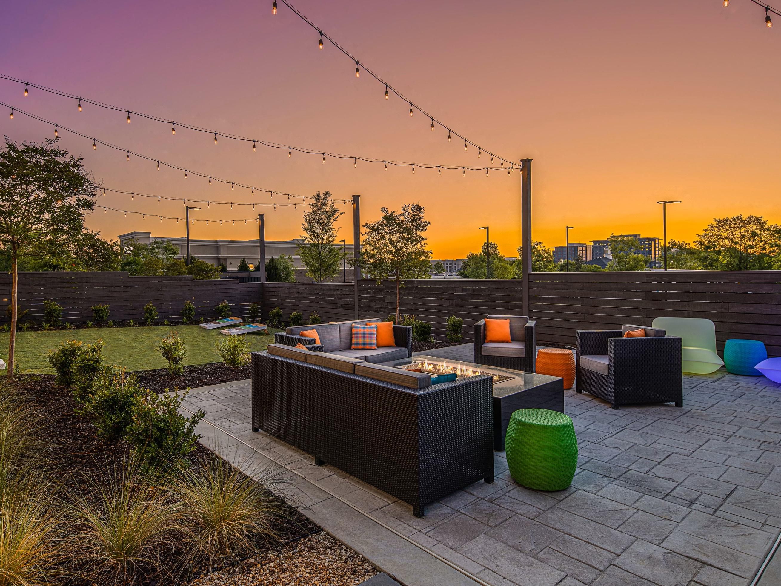 Immerse yourself in our outdoor patio oasis, perfect for hosting events, equipped with lawn games and freshly made cocktails from our on-property restaurant, EVEN Kitchen & Bar. Keep moving in our state-of-the-art athletic studio, tailored to elevate your fitness journey.