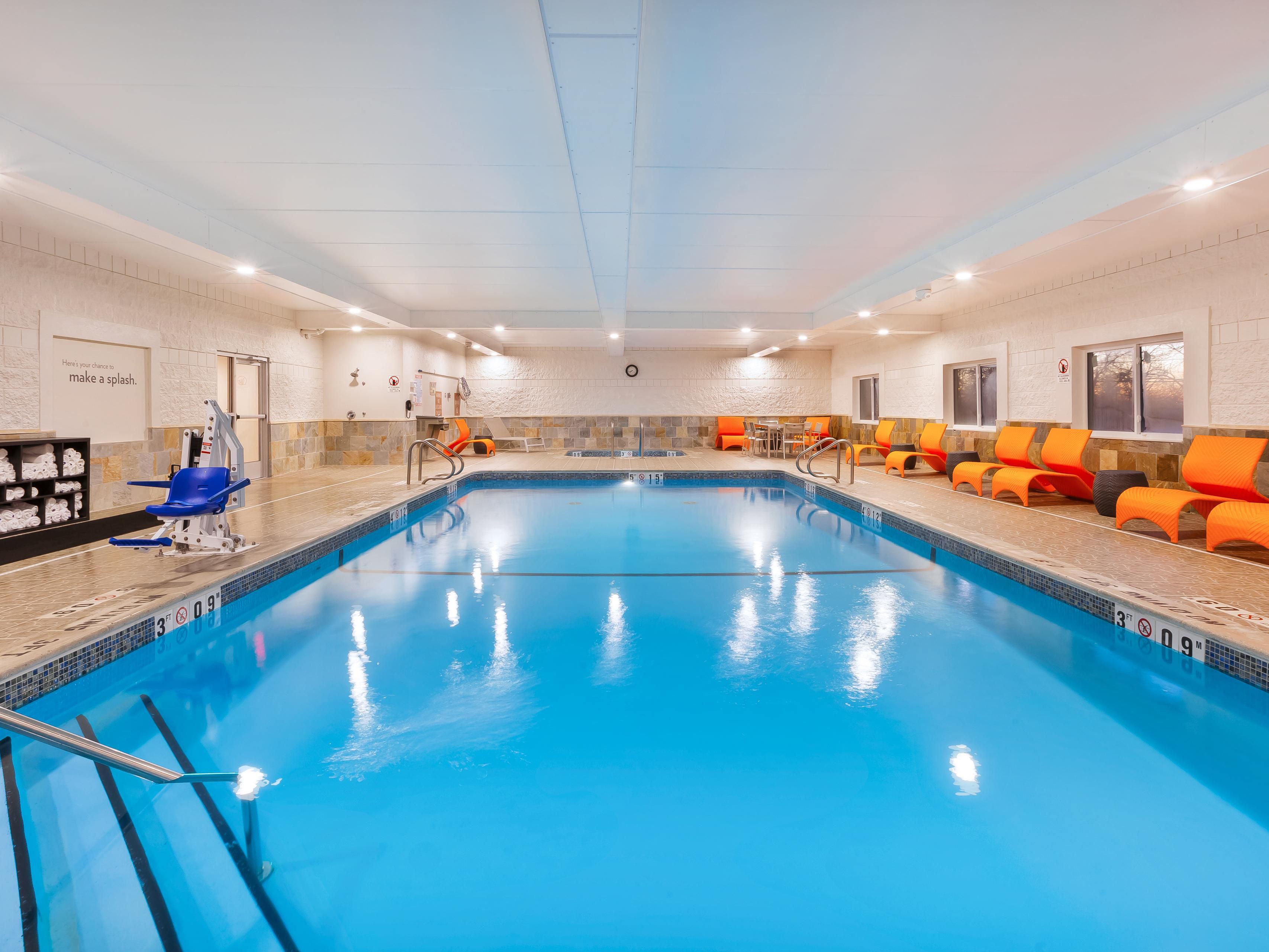 Make a splash in our heated indoor pool, soak in our whirlpool, or relax poolside in comfortable lounge chairs. Whether you take a morning dip or an evening swim, our inviting pool offers a relaxing retreat. 

Hours of Operation: 6:00 AM - 11:00 AM