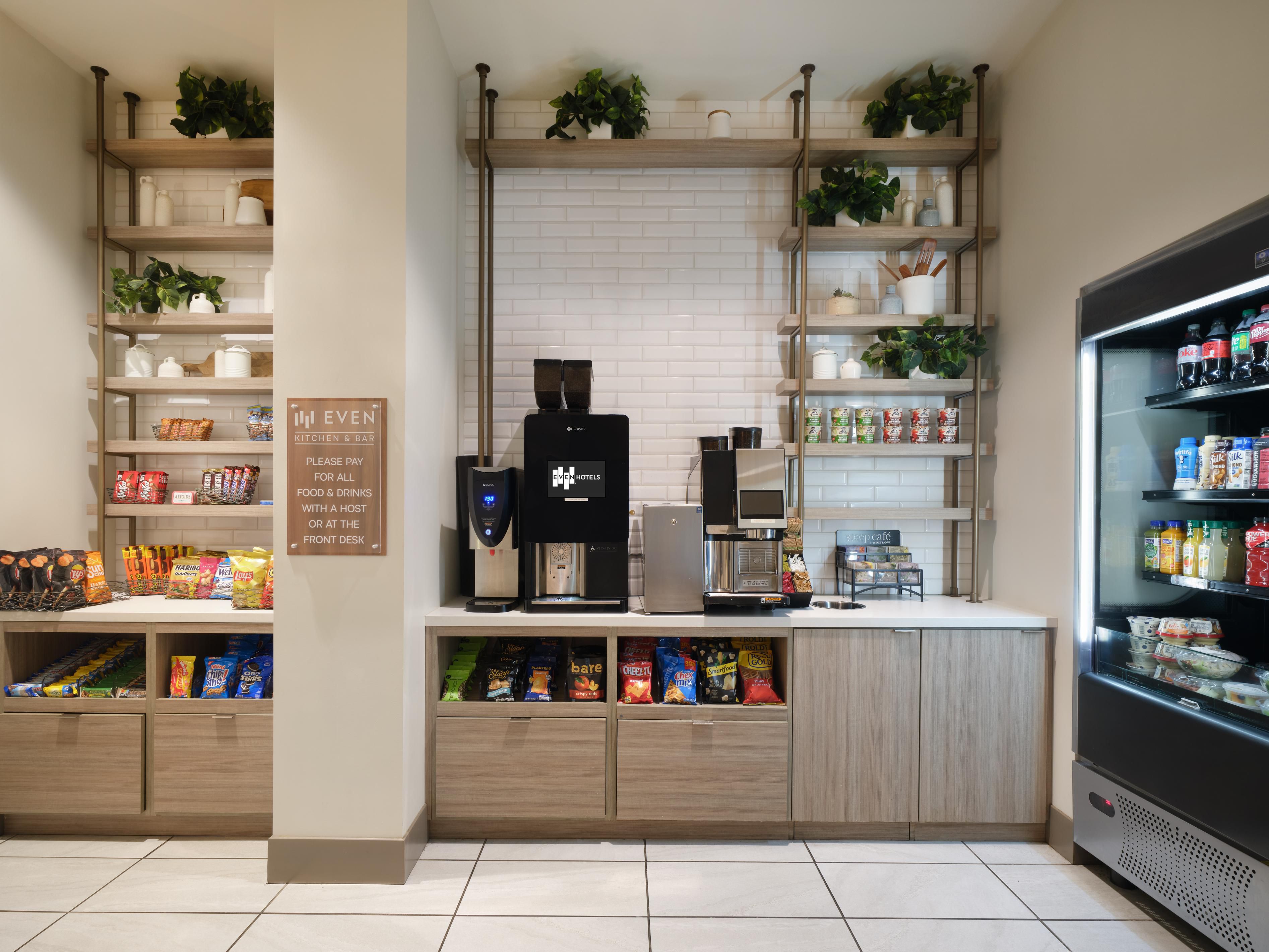 Hotel marketplace with snacks and beverages