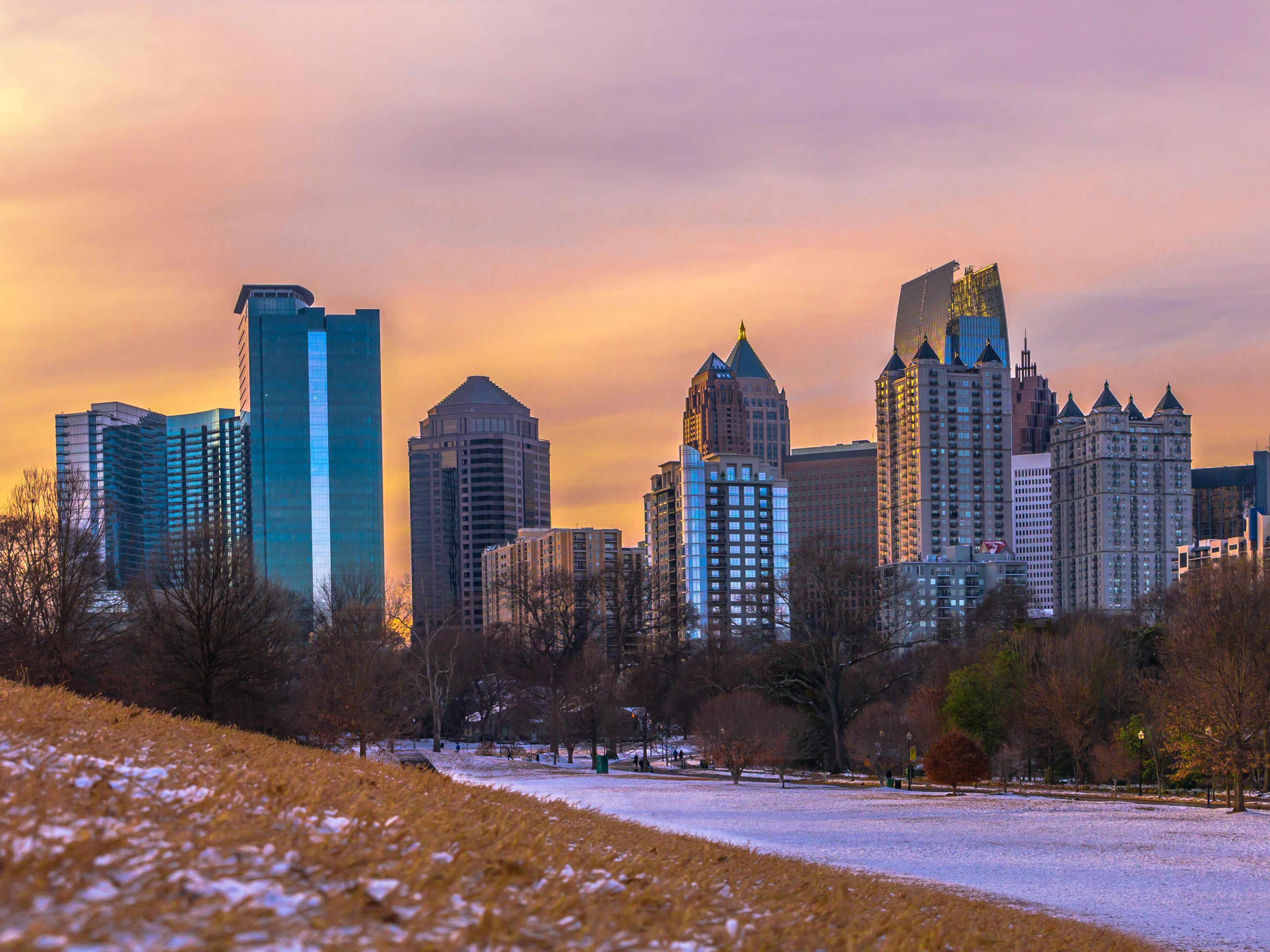Save big this season by staying with us at EVEN Hotel Atlanta- Cobb Galleria for the holidays. Head to Cobb Energy Performing Arts and the Battery for a wide variety of holiday activities including the iconic Nutcracker, Sonic Symphony, Holiday Cocktail Classes at ASW Distillery, and more. Let us help you make more memories this holiday season. 