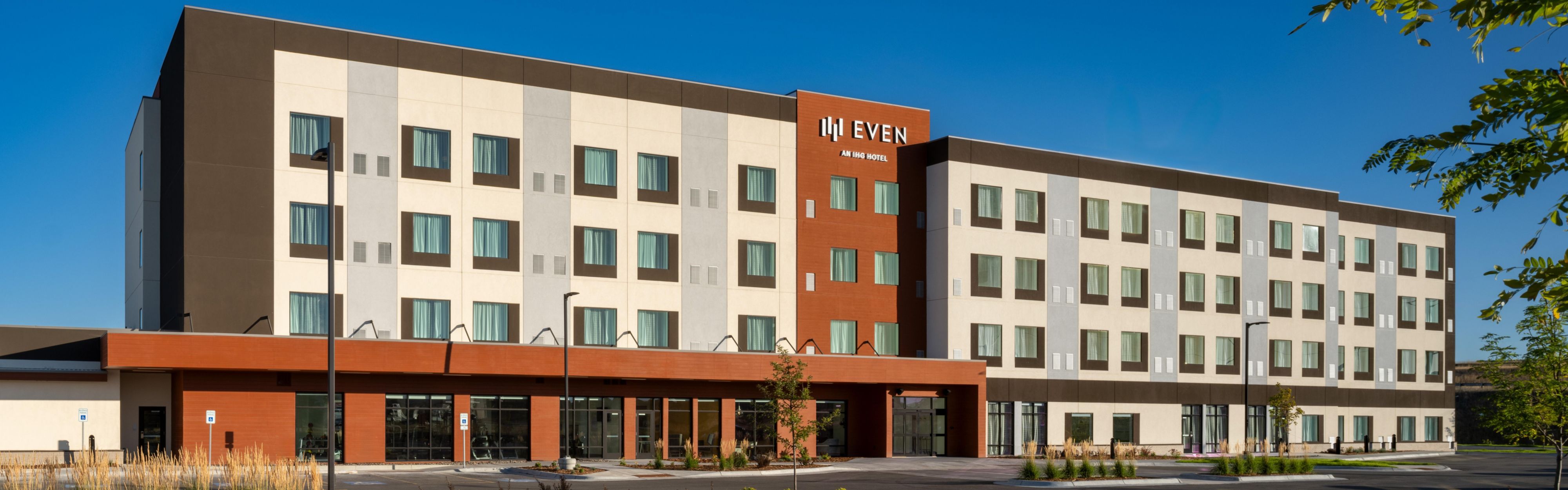 $hotelInfo.mediaDetails.welcomePhotos.primaryPhoto.caption}