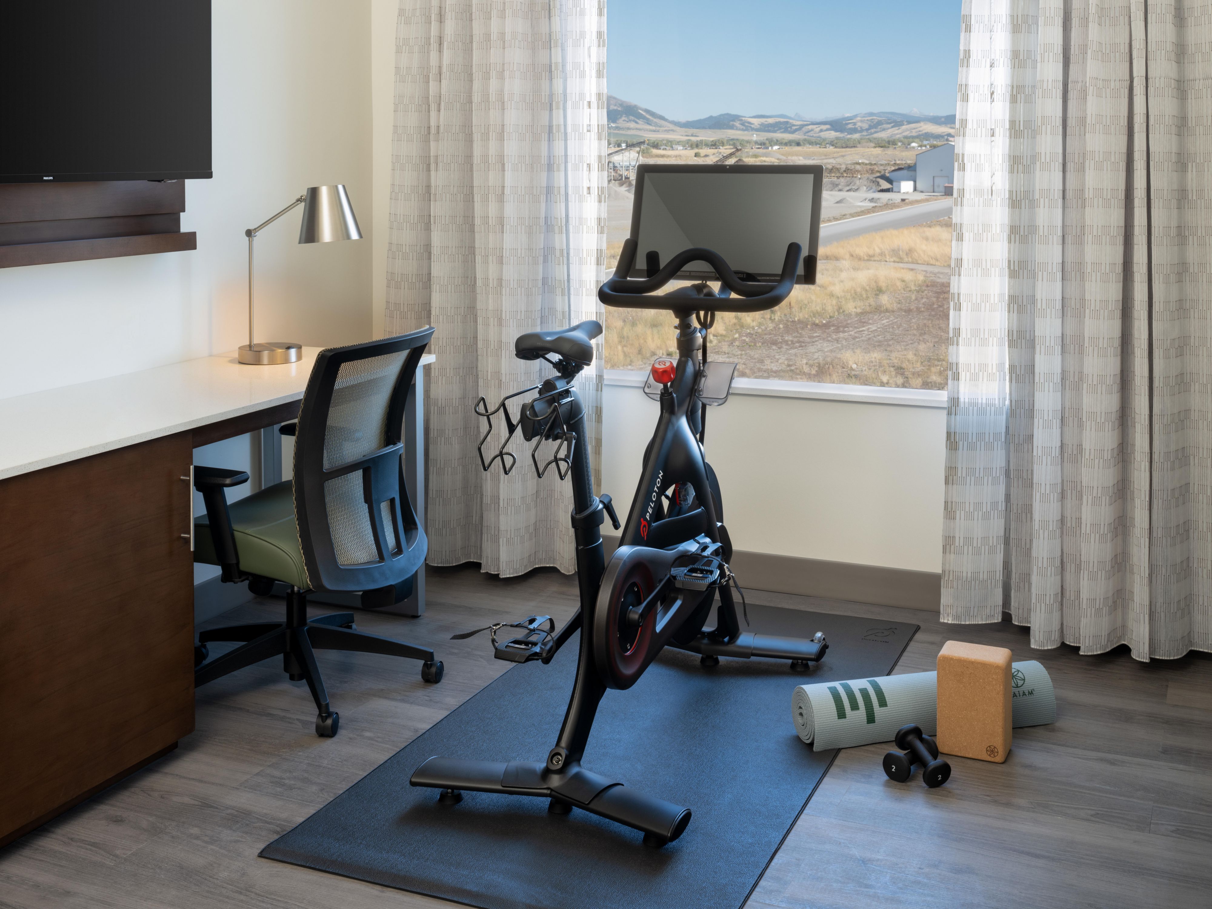 Stay active with our in-room fitness equipment, from yoga mats to resistance bands, and your wellness routine will remain uninterrupted at EVEN Hotel. Each room includes guided workout videos and complimentary wellness apps to enhance exercise. Customizable equipment setups cater to various fitness levels, ensuring a personalized experience.