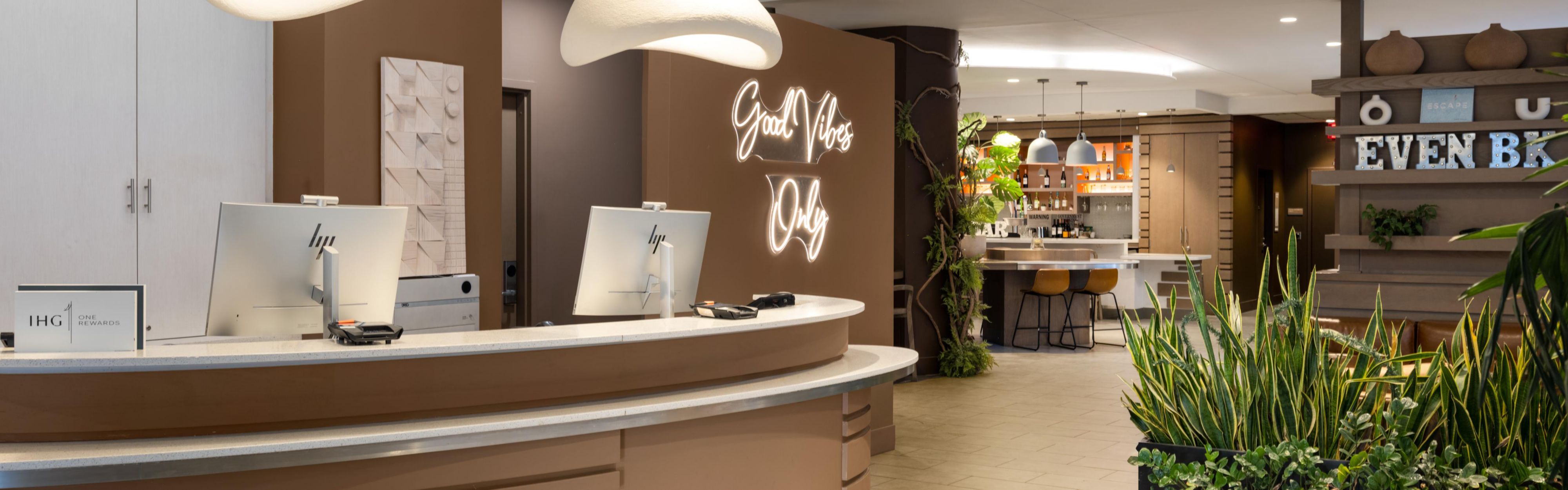 $hotelInfo.mediaDetails.welcomePhotos.primaryPhoto.caption}