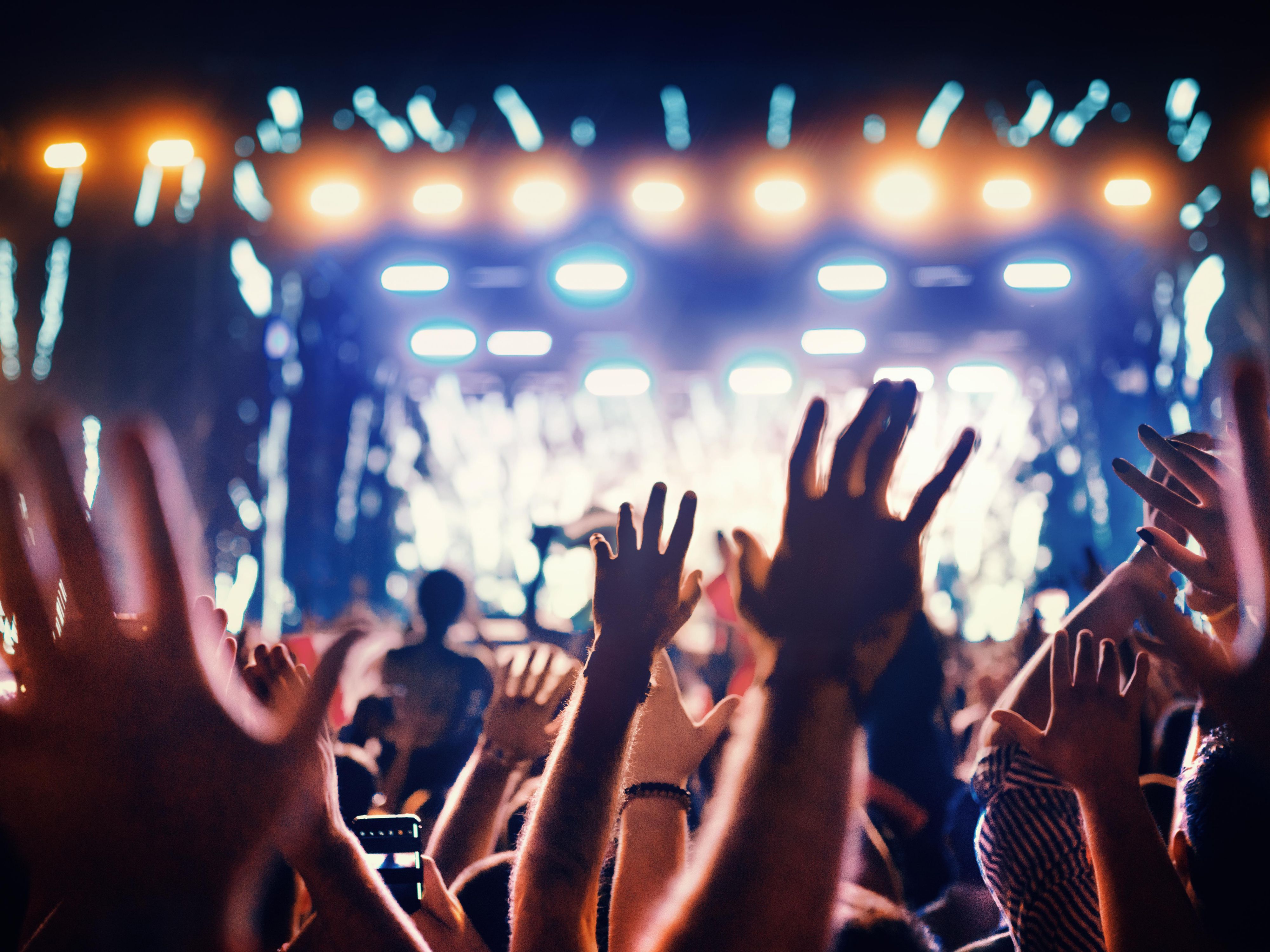 Whether you're in town for a concert, stand up comedy, or sporting event, EVEN Hotel Manchester is the perfect place to stay, conveniently located near SNHU arena. Treat yourself to a freshly-made cocktail at our hotel bar before heading out!