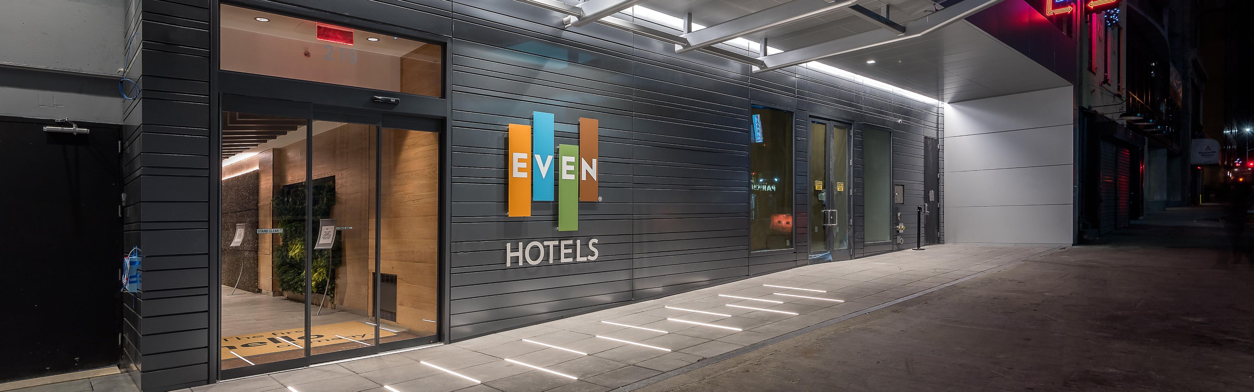 $hotelInfo.mediaDetails.welcomePhotos.primaryPhoto.caption}