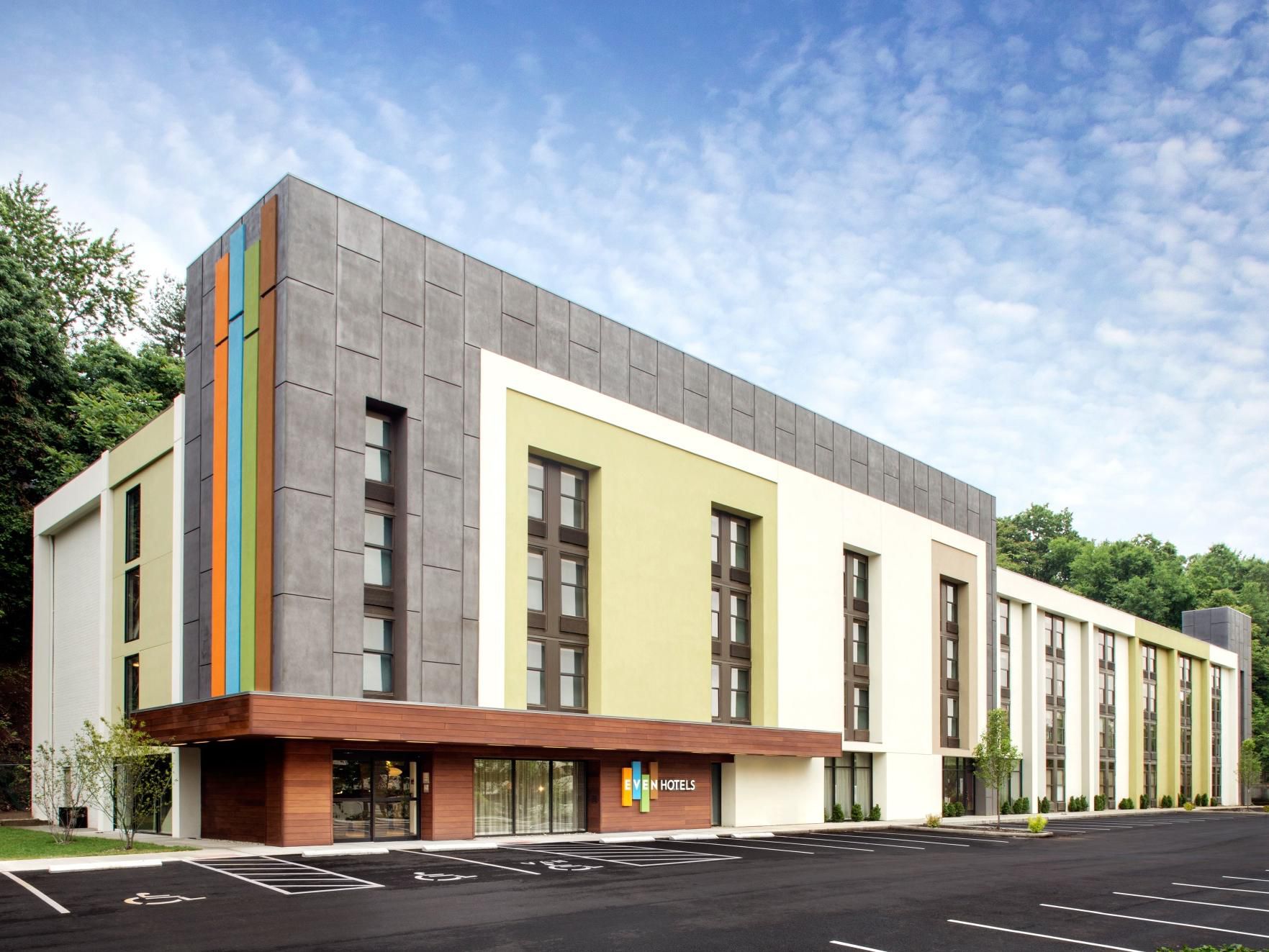 EVEN® Hotel Norwalk is close to great shopping & dining options at The SoNo Historic District. Enjoy all Norwalk has to offer: Spend a fun day at Calf Pasture Beach, walk along the riverside at Oyster Shell Park, & find souvenirs at the Main Avenue Shopping Plaza. In addition, our hotel is close to South Norwalk Station for easy access to New York.