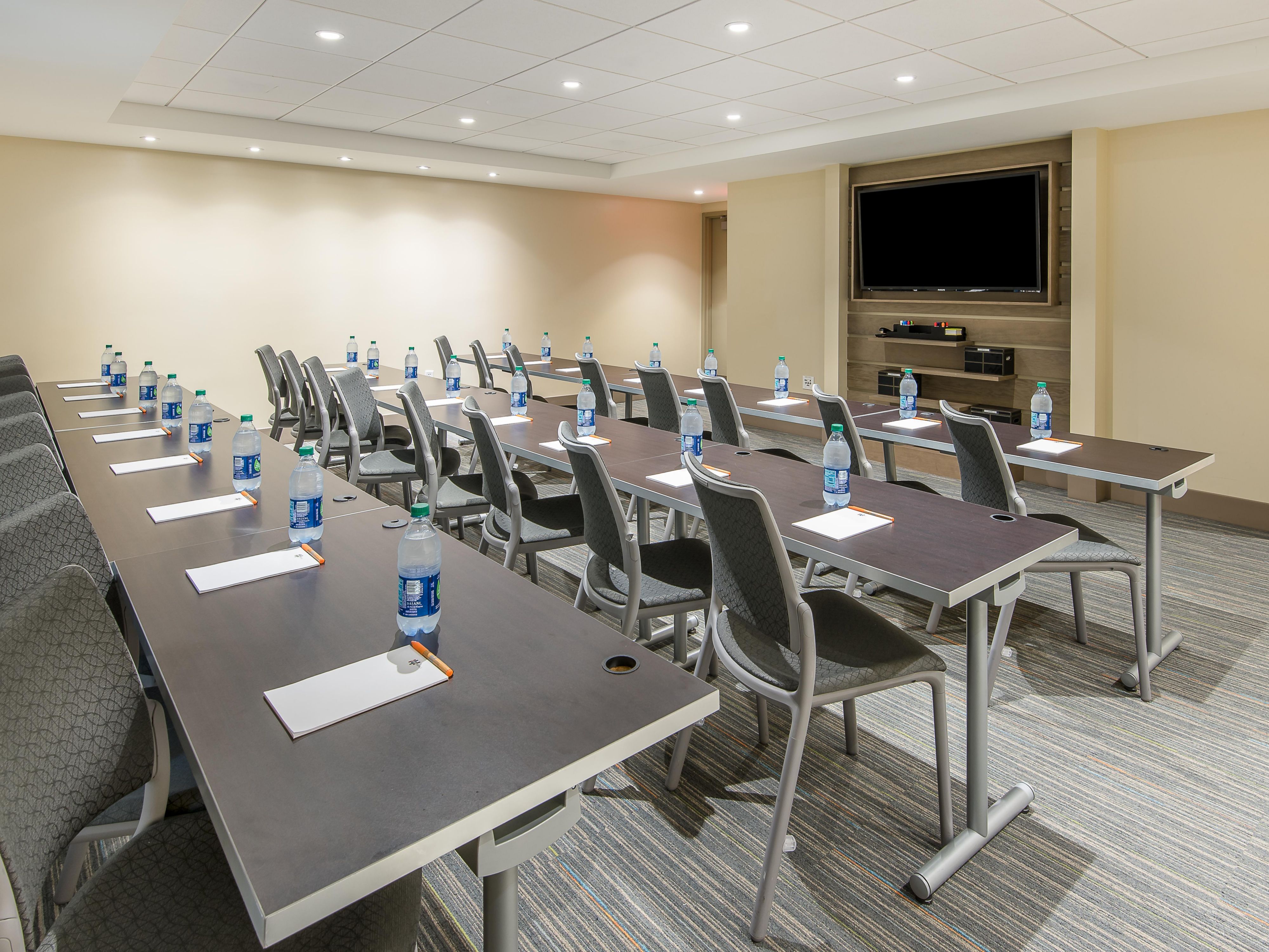 With two meeting rooms and an ideal location, our hotel is a great place to host a hybrid meeting or events for small groups. With modern furnishings, complimentary Wi-Fi, and a high standard of cleanliness, guests can enjoy a productive meeting or a small social gathering in our Norwalk event space. 
