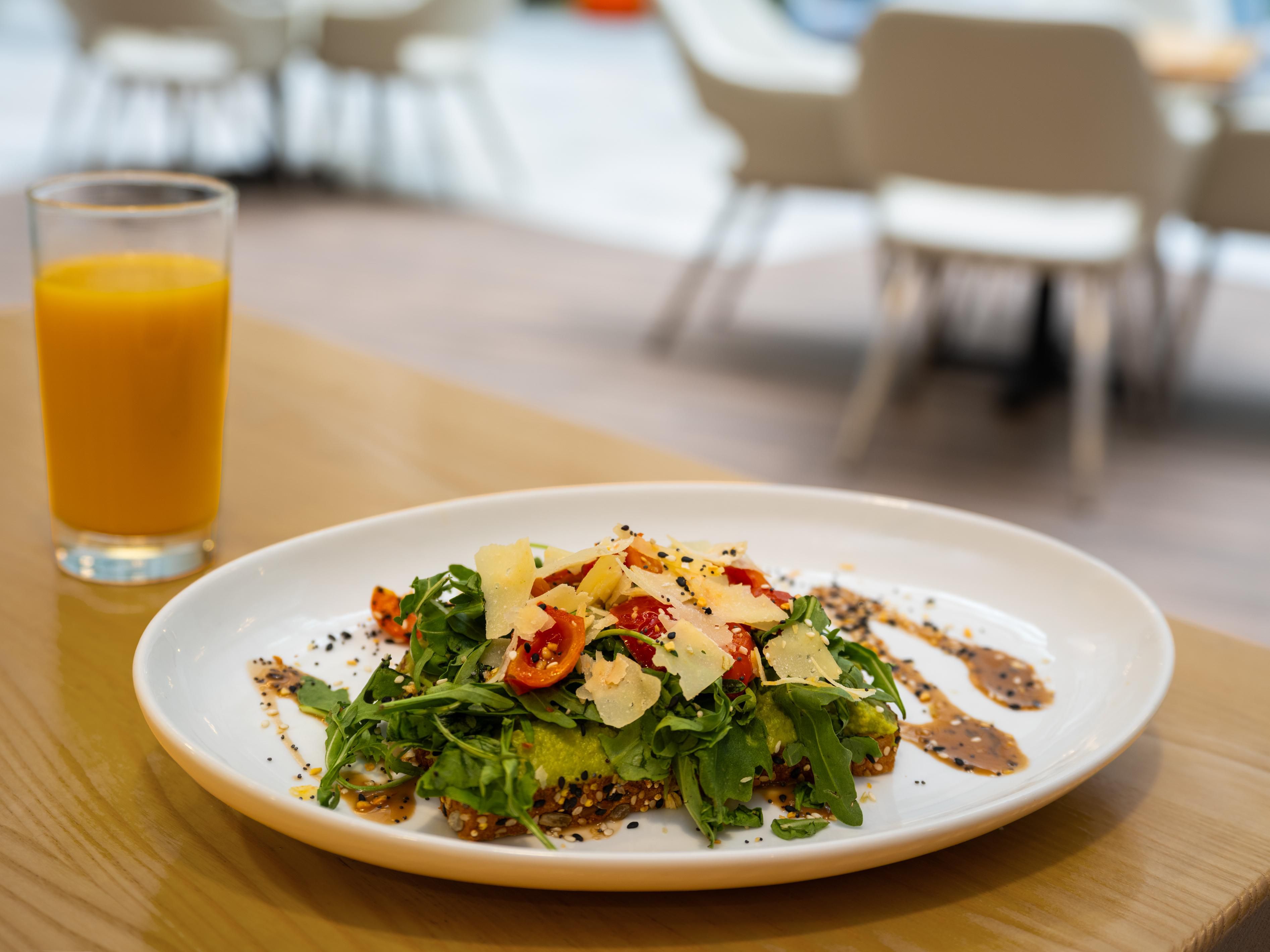 Start your day with our Breakfast Package at EVEN Hotel Pittsburgh Downtown. Enjoy a delicious and healthy breakfast at our on-site restaurant, EVEN Kitchen & Bar, featuring a variety of options to suit your dietary needs. Book your stay with our Breakfast Package and fuel up for a day of exploring Pittsburgh or attending business meetings.