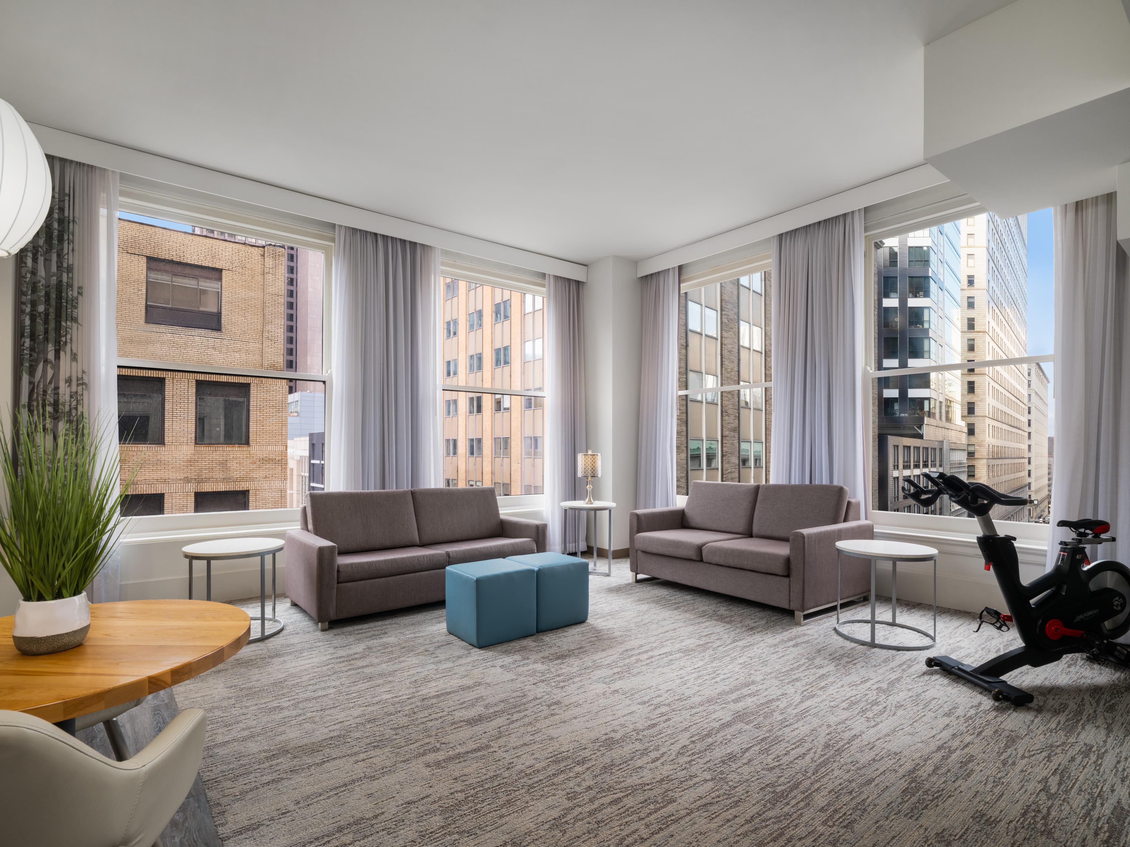 Enter a space designed with your comfort in mind when you stay at our hotel rooms in Pittsburgh, PA. Each room comes with a fitness zone complete with a yoga ball and mat, plus more workout equipment if you want it. Enjoy fresh eucalyptus linens, rejuvenating showers, and an ergonomic workspace.