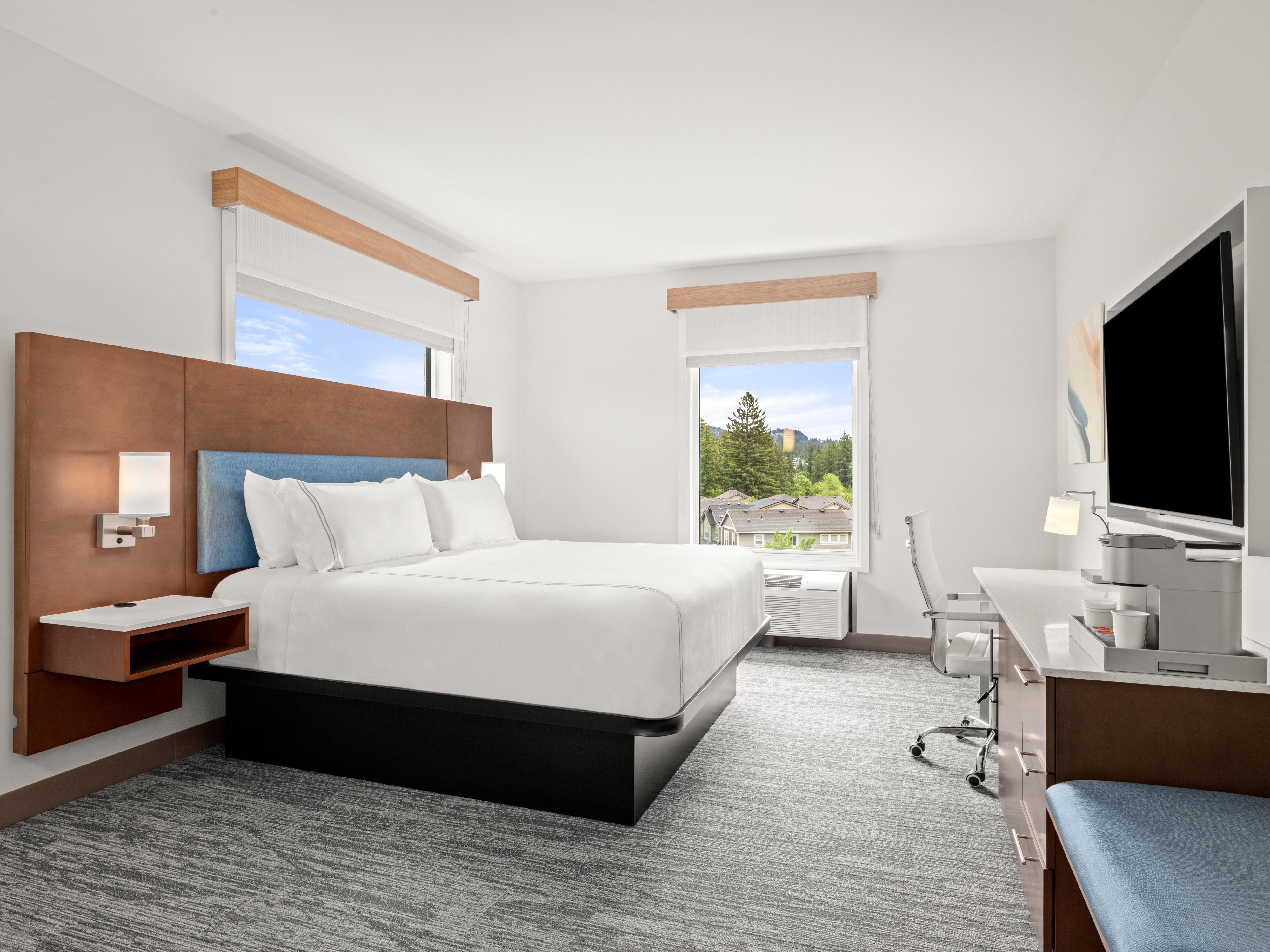Relax in our spacious King Room with modern amenities.