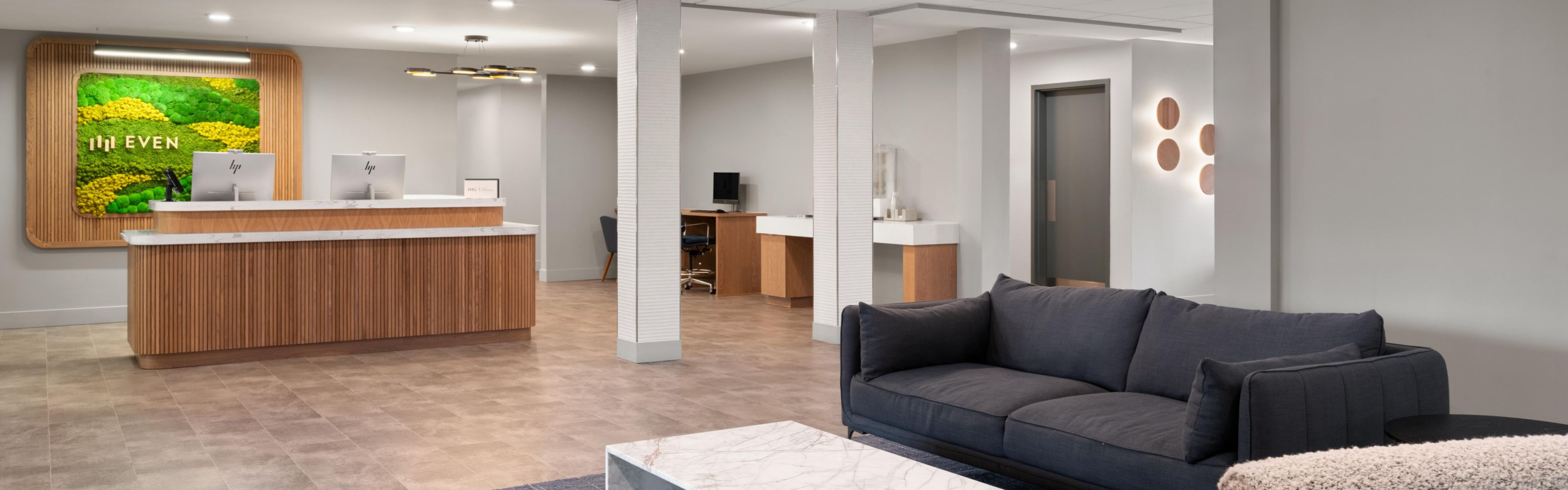 $hotelInfo.mediaDetails.welcomePhotos.primaryPhoto.caption}