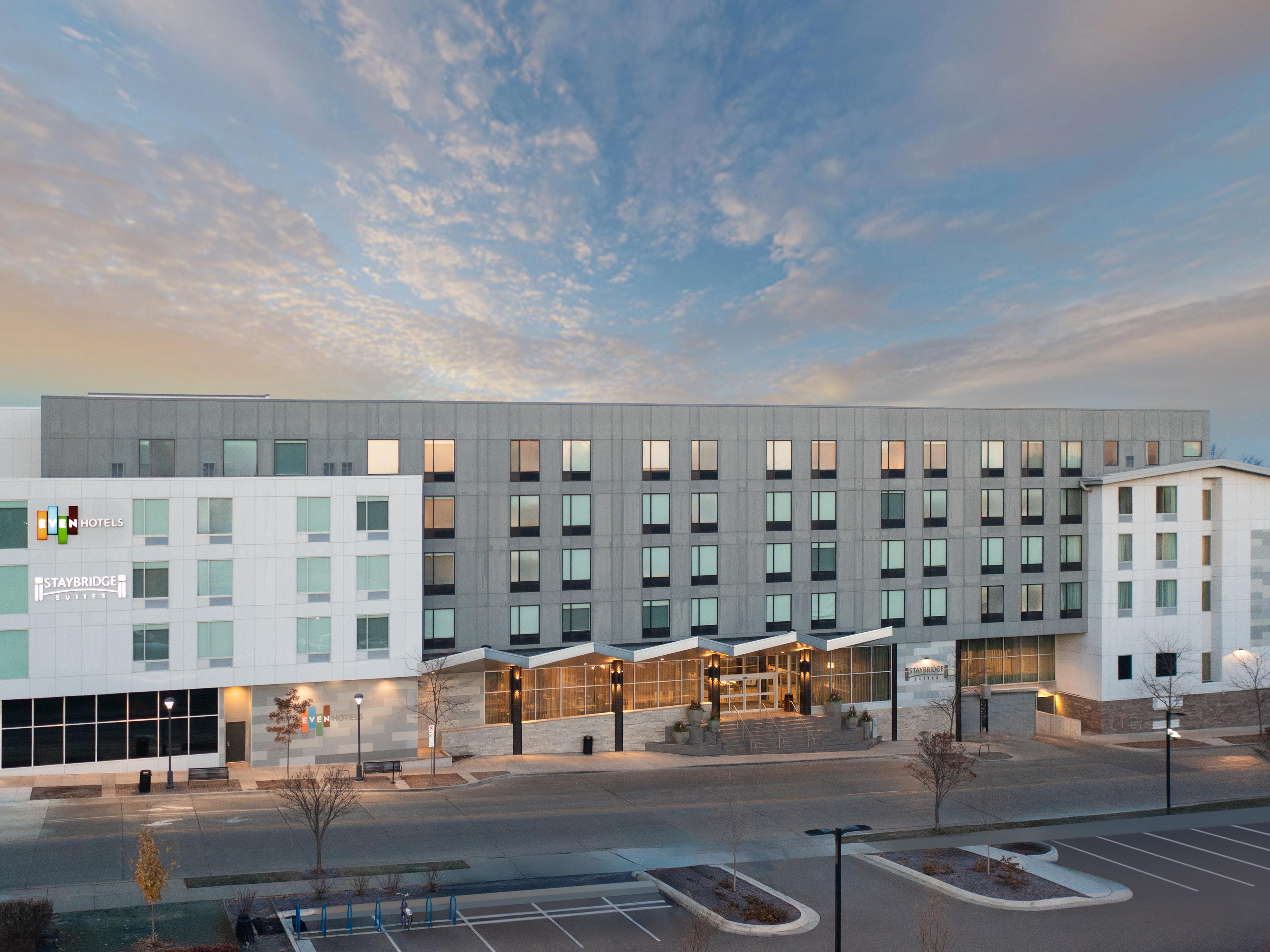 Whether for a short visit or extended stay, we’ve got you covered. At our hotel, enjoy a premium experience with an onsite bar and fitness zone. For longer stays, consider our sister property, Staybridge Suites Rochester, offering spacious suites with home-like comforts, steps from Mayo Clinic. Flexible options to fit your needs.