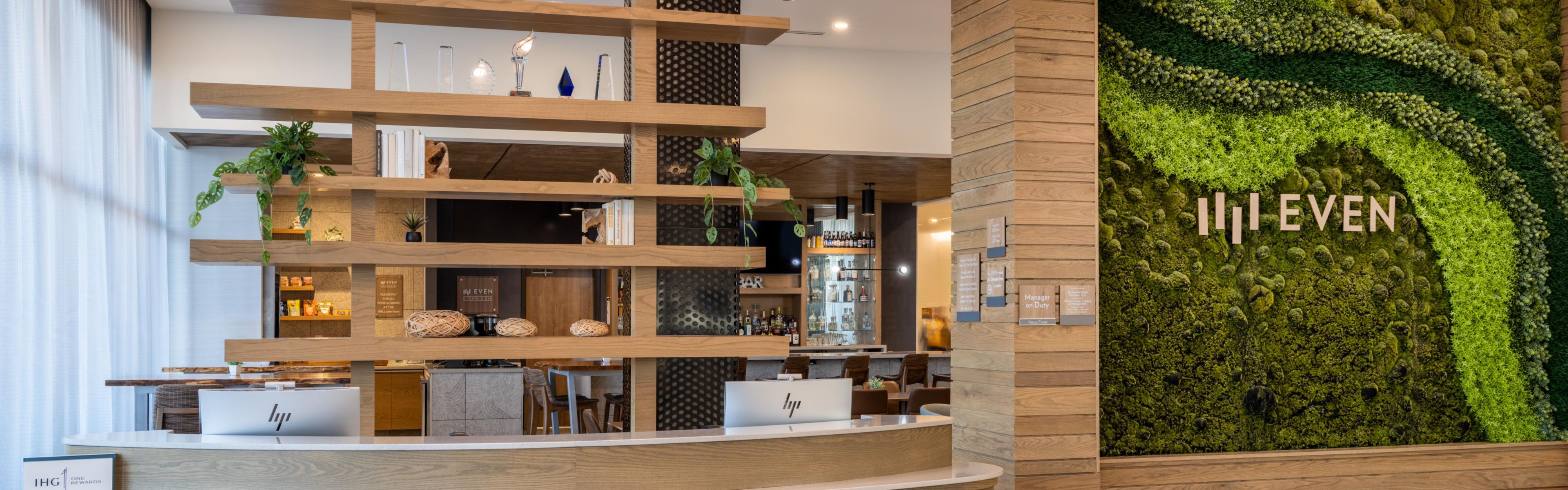 $hotelInfo.mediaDetails.welcomePhotos.primaryPhoto.caption}