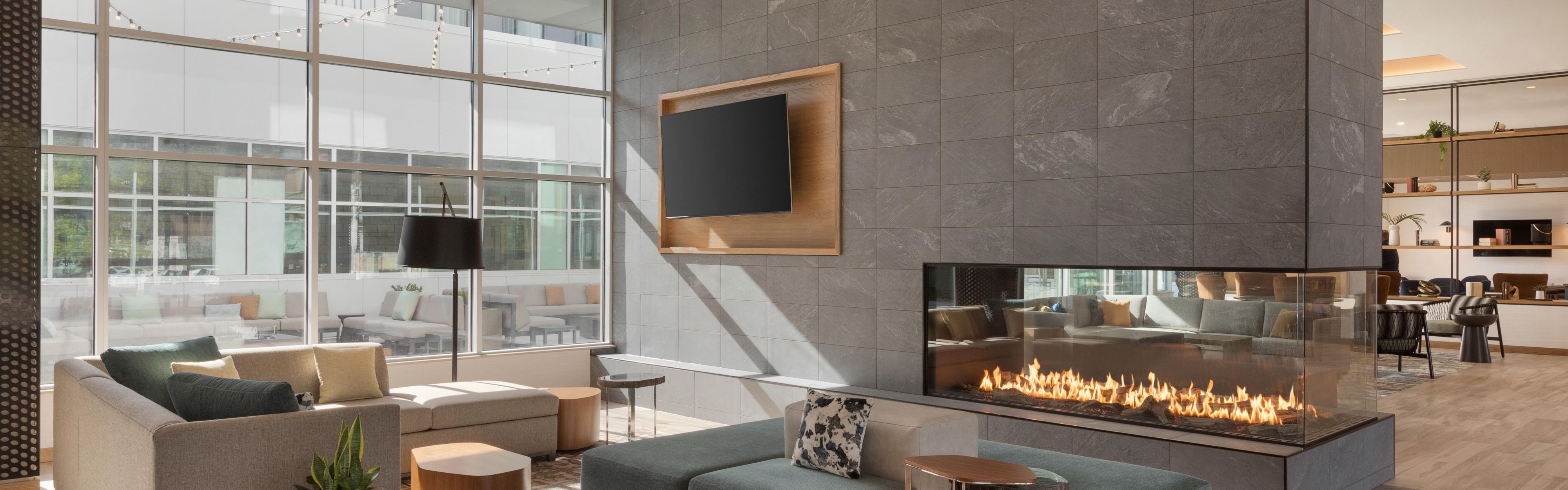 $hotelInfo.mediaDetails.welcomePhotos.primaryPhoto.caption}