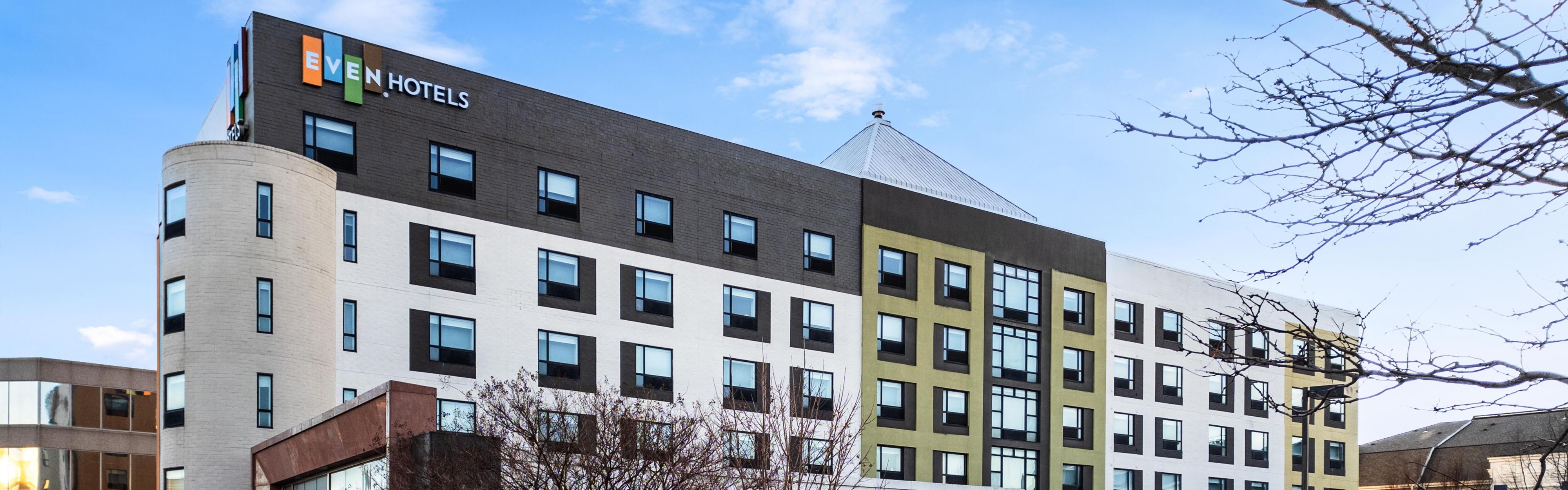 $hotelInfo.mediaDetails.welcomePhotos.primaryPhoto.caption}