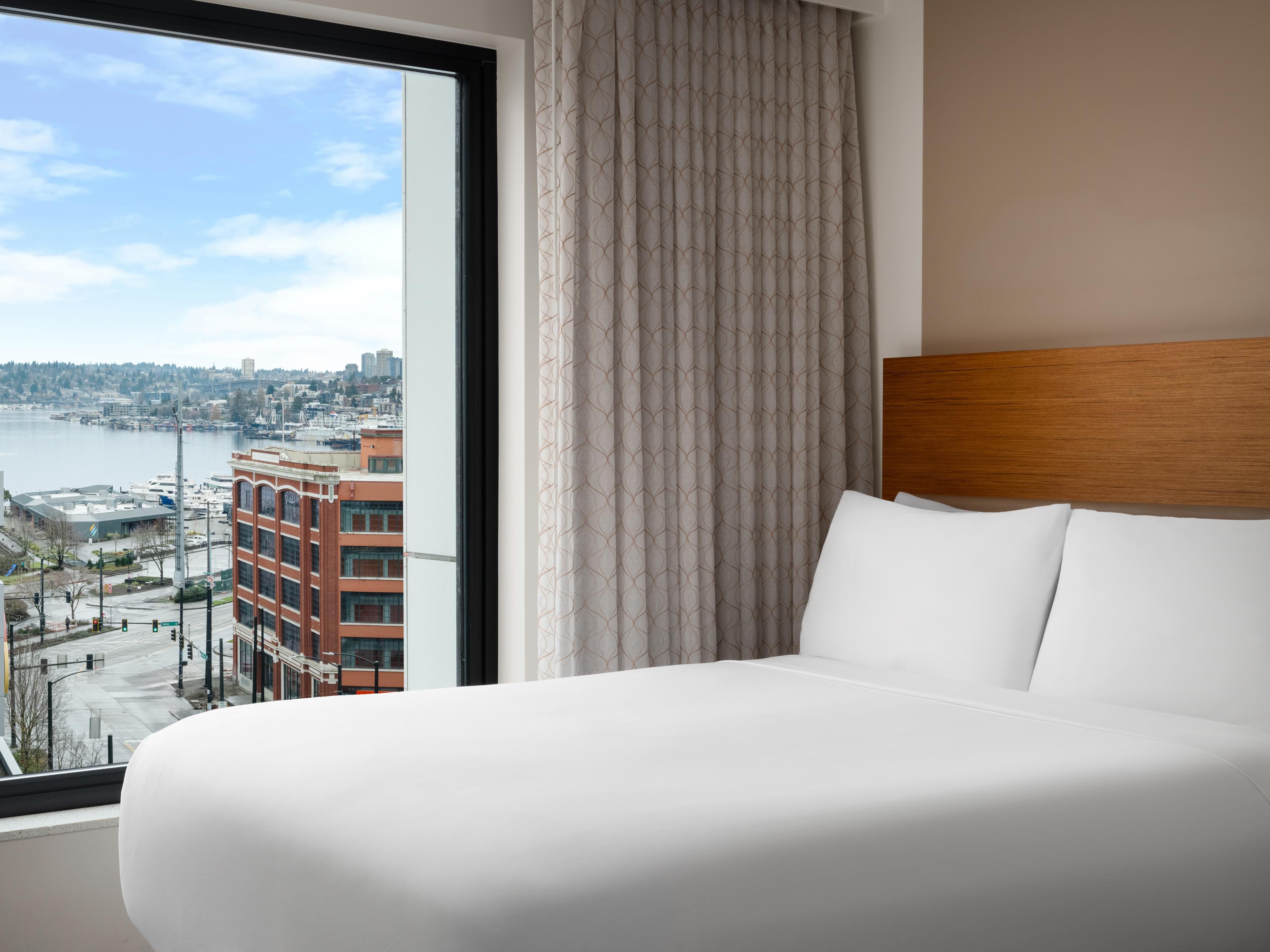hotel room with city view 